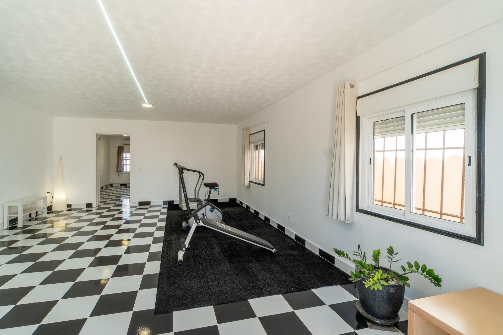 Resale - Villa -
Torrevieja - Torreta florida
