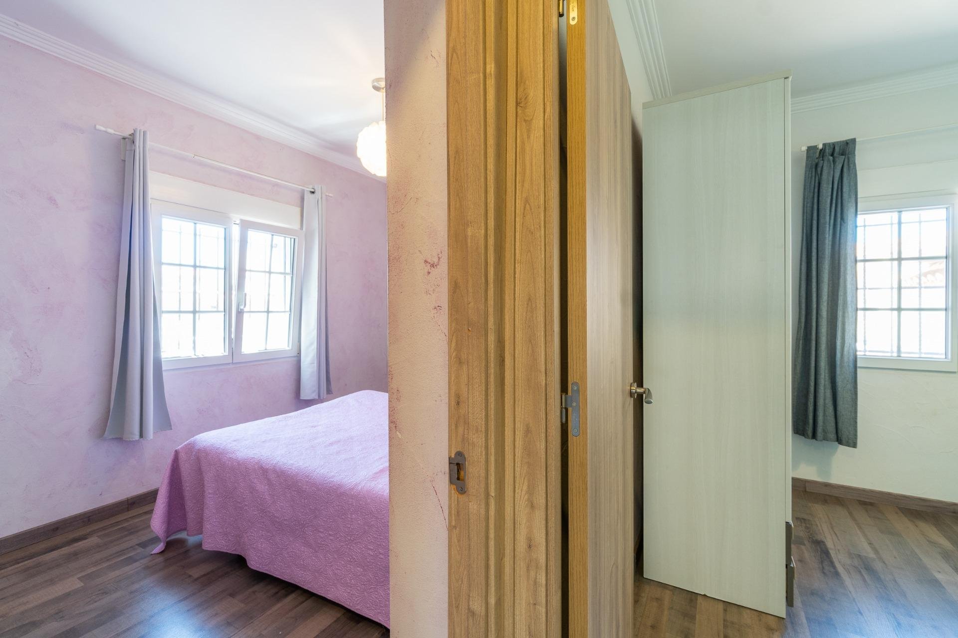 Resale - Villa -
Torrevieja - Torreta florida