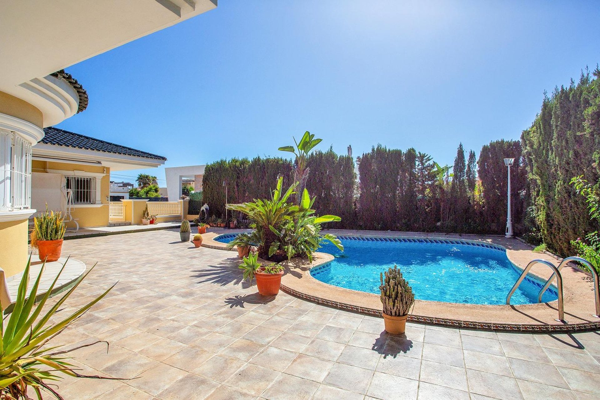 Resale - Villa -
Torrevieja - Torreta florida