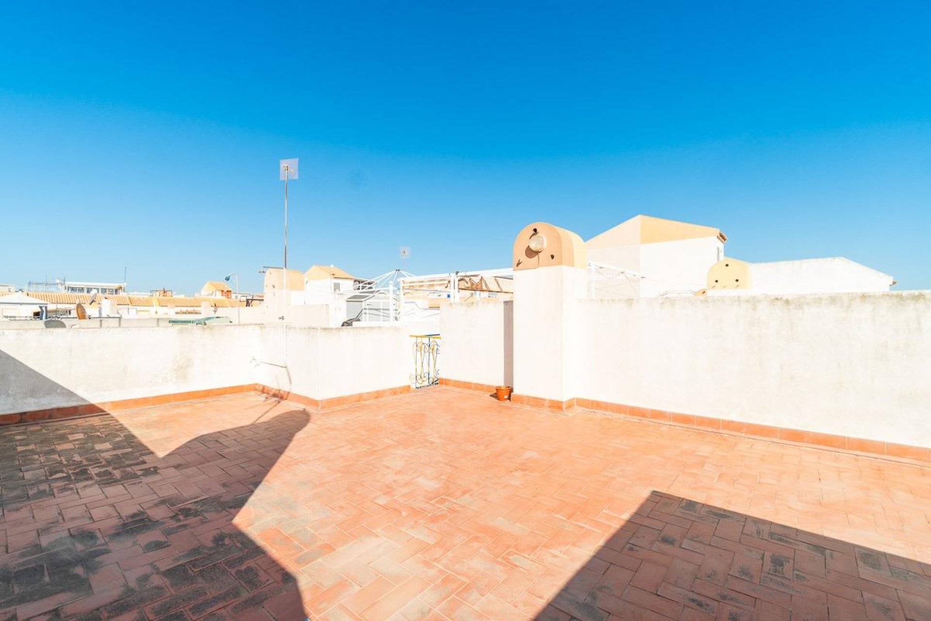 Resale - Villa -
Torrevieja - Torretas  - La Siesta - El Limonar