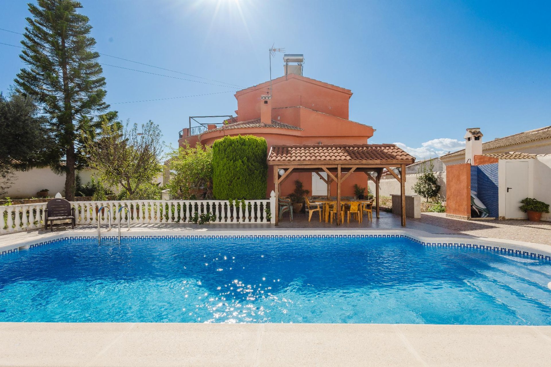 Resale - Villa -
Torrevieja - Torretas  - La Siesta - El Limonar