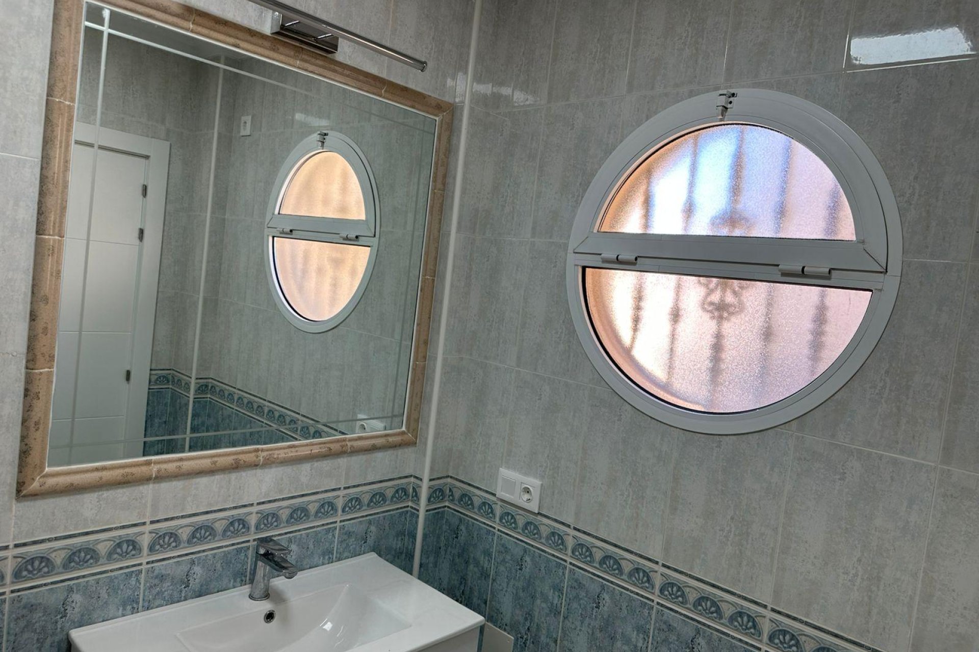 Resale - Villa -
Torrevieja - VILLAMARTIN