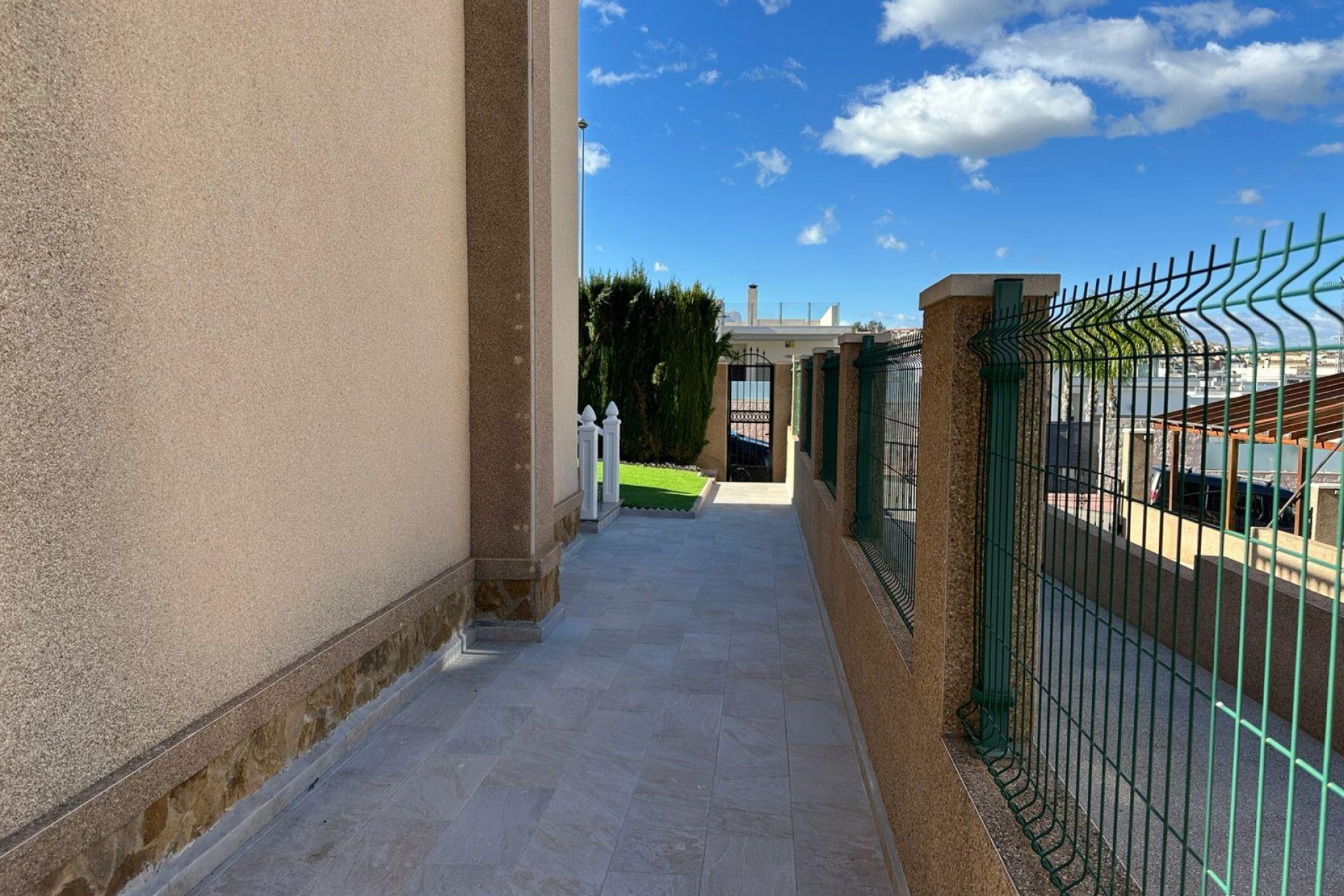 Resale - Villa -
Torrevieja - VILLAMARTIN
