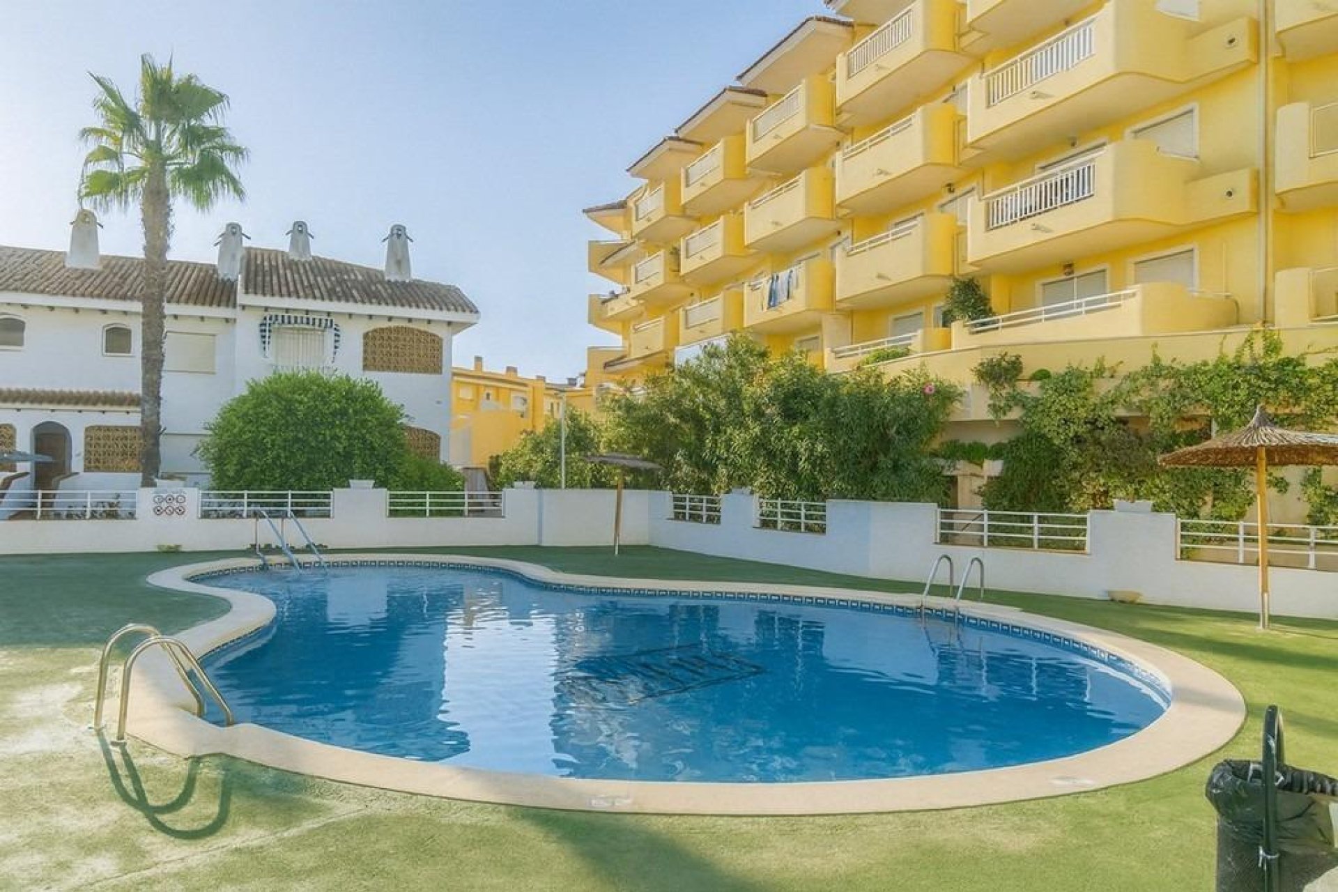 Reventa - Adosado -
Dehesa de campoamor - Campoamor