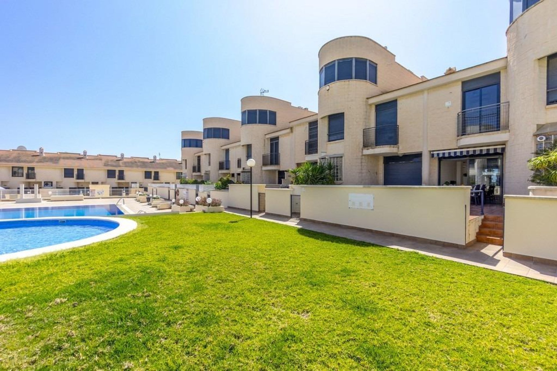 Reventa - Adosado -
Orihuela Costa - Aguamarina