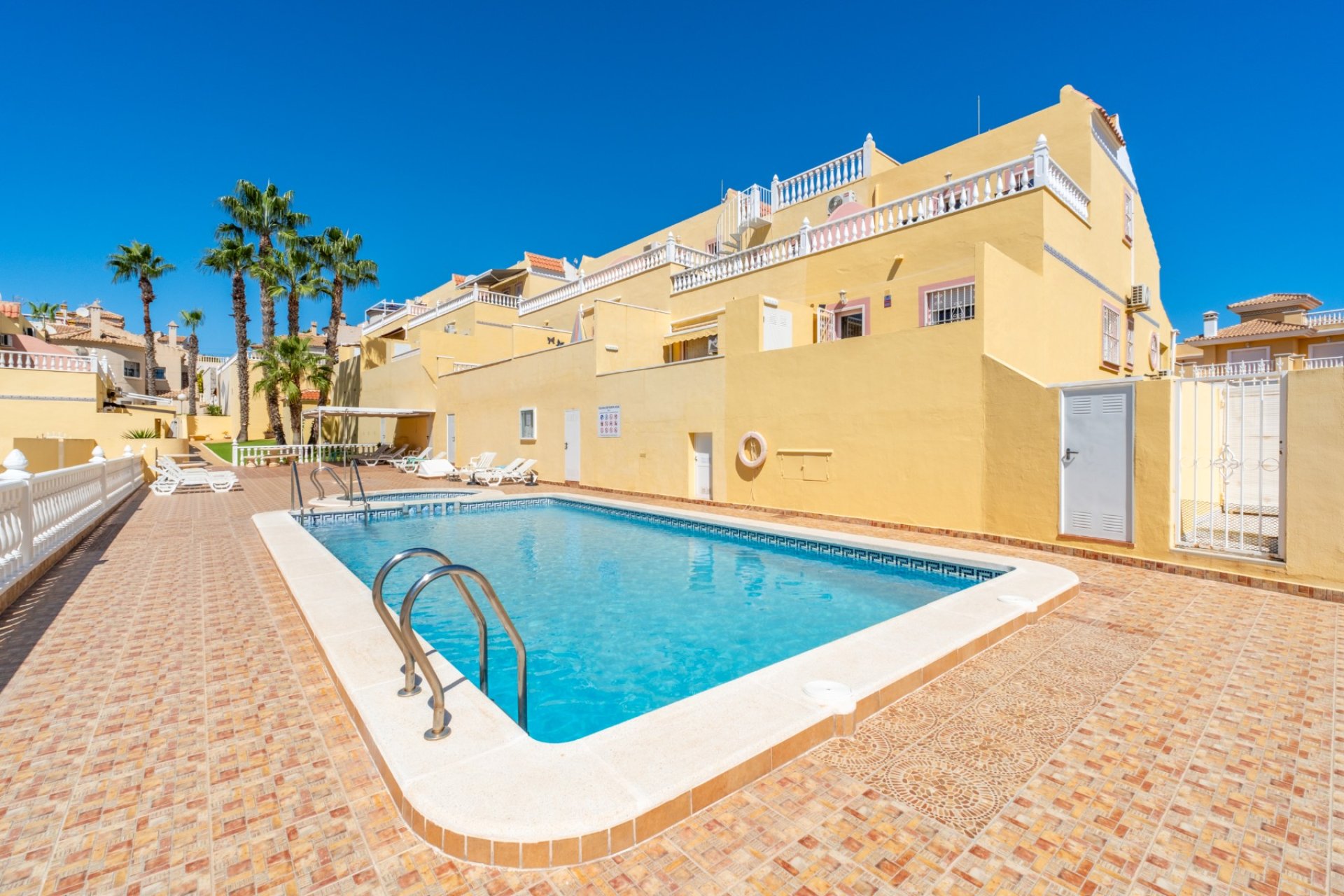 Reventa - Adosado -
Orihuela Costa - Las Filipinas