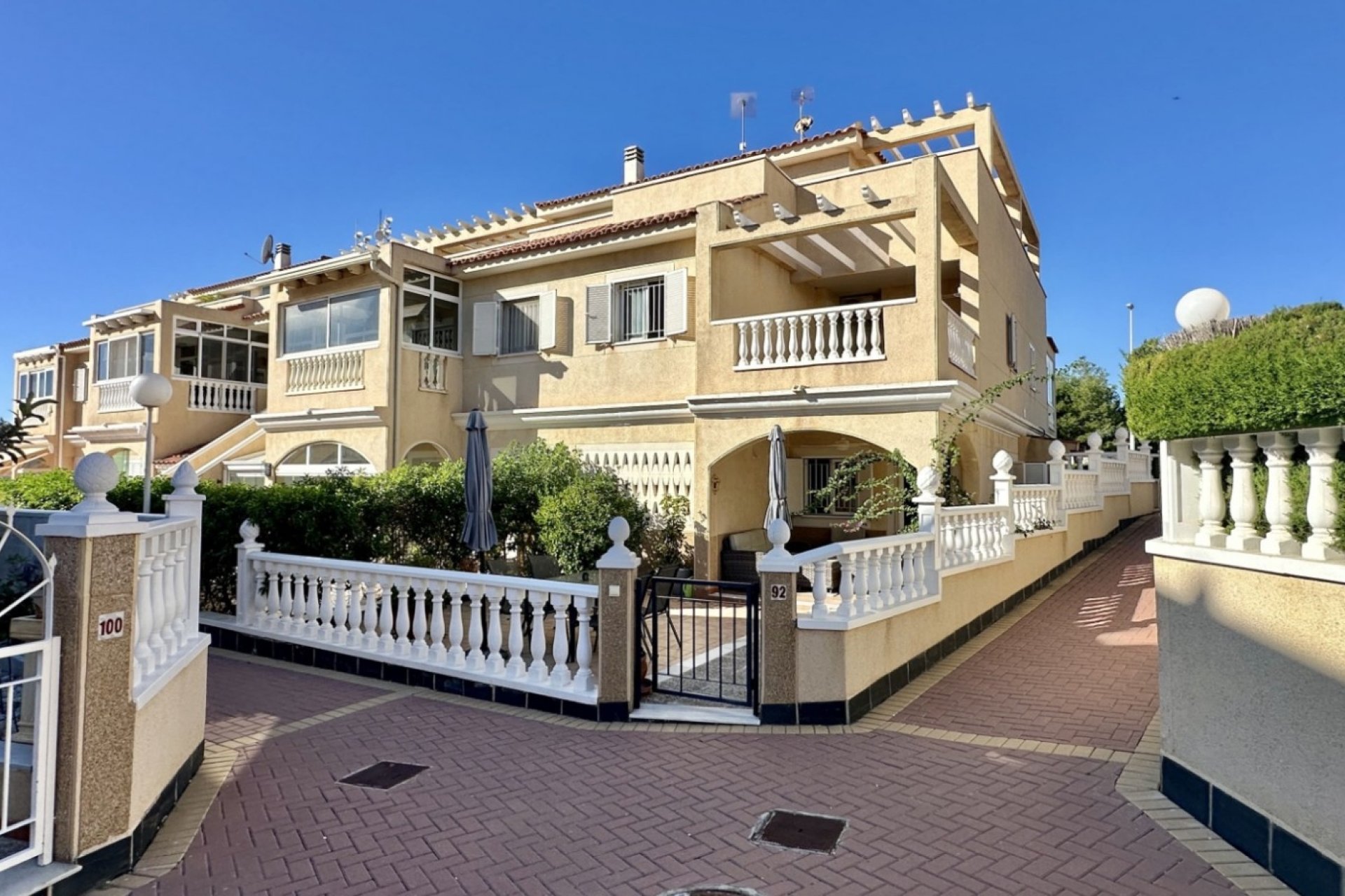 Reventa - Adosado -
Orihuela Costa - Playa Flamenca