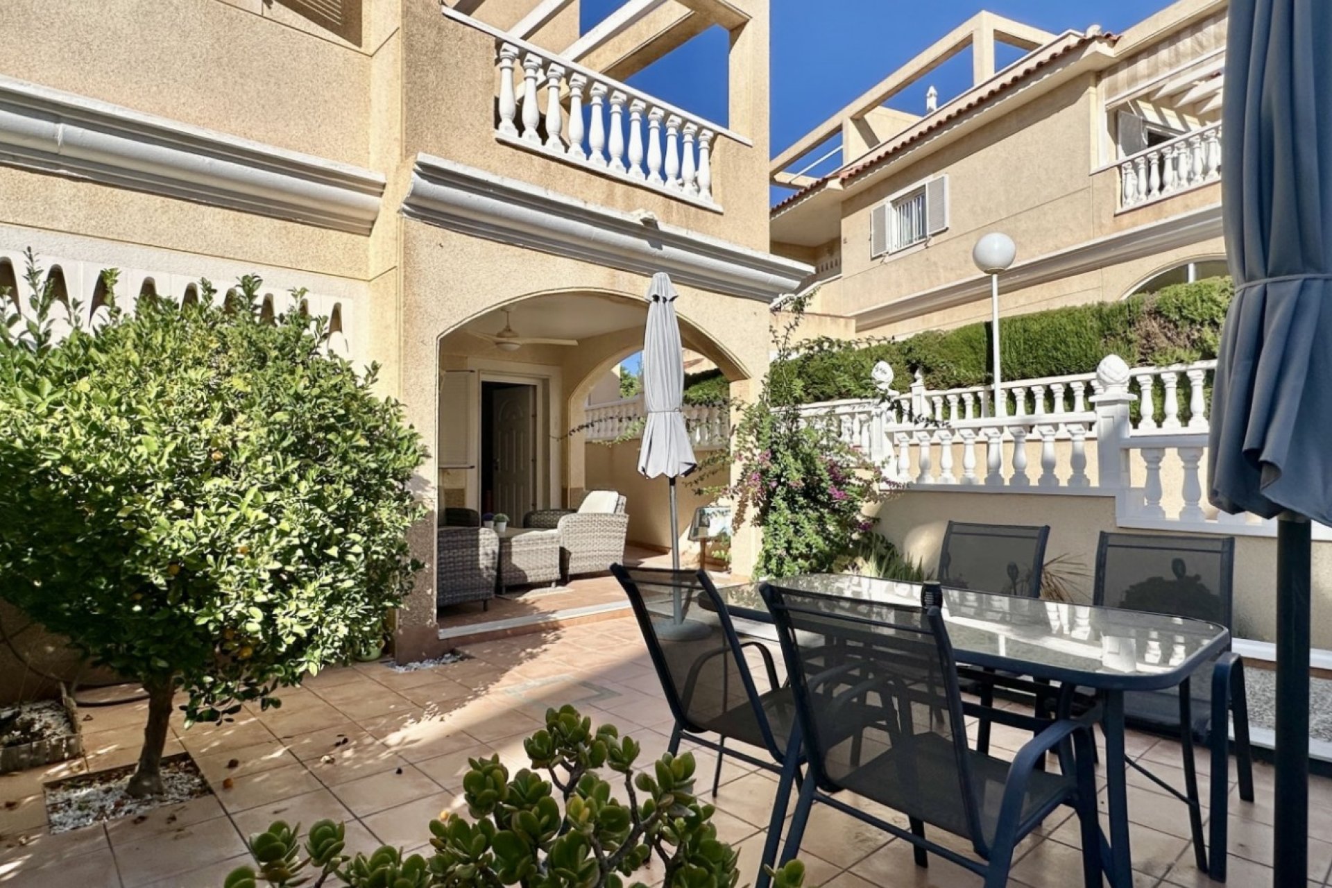 Reventa - Adosado -
Orihuela Costa - Playa Flamenca
