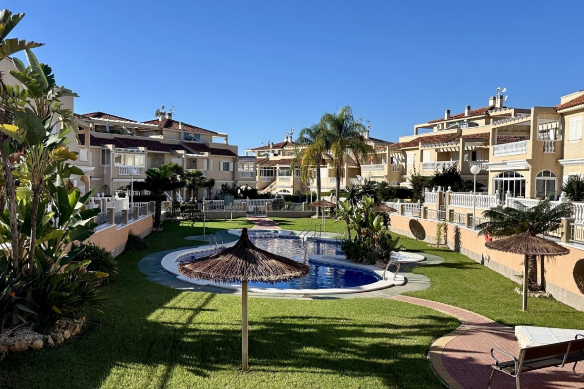 Reventa - Adosado -
Orihuela Costa - Playa Flamenca