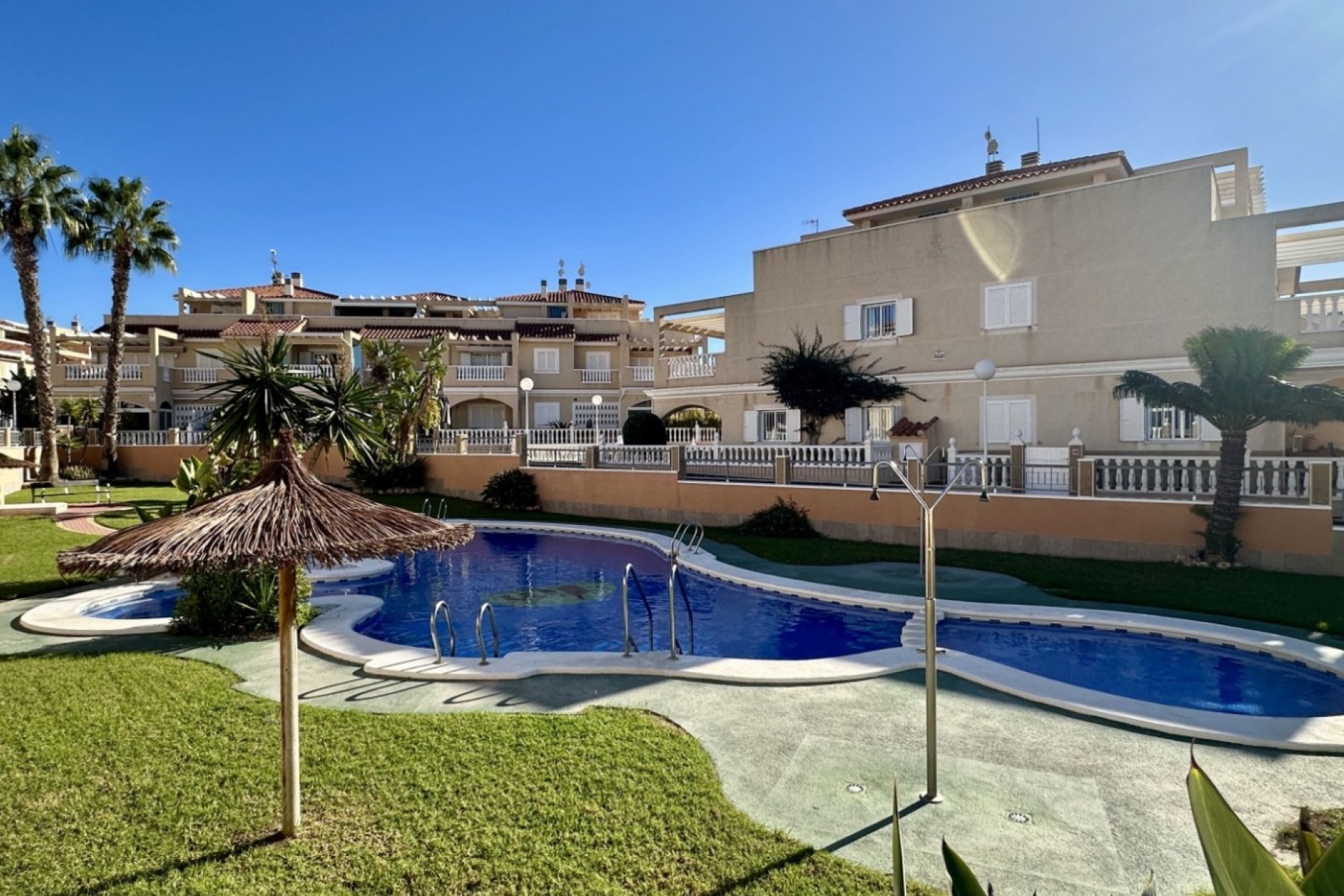 Reventa - Adosado -
Orihuela Costa - Playa Flamenca
