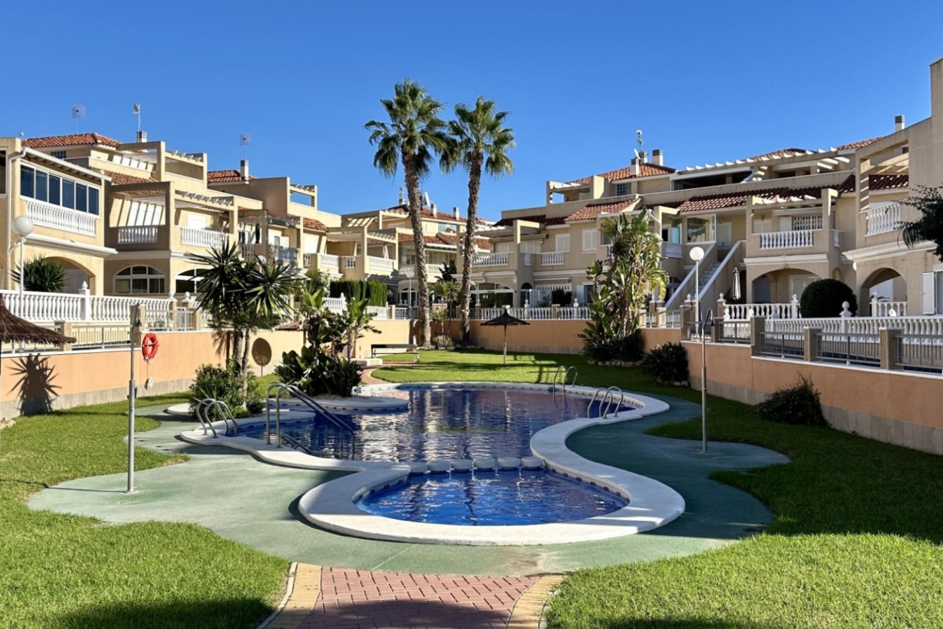 Reventa - Adosado -
Orihuela Costa - Playa Flamenca