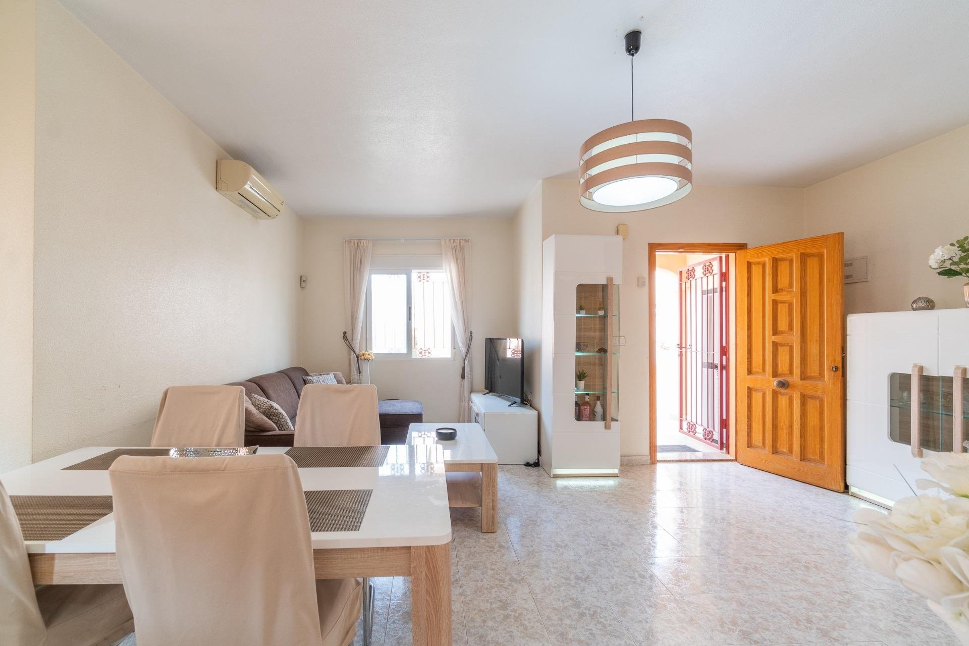 Reventa - Adosado -
Orihuela Costa - Playa Flamenca