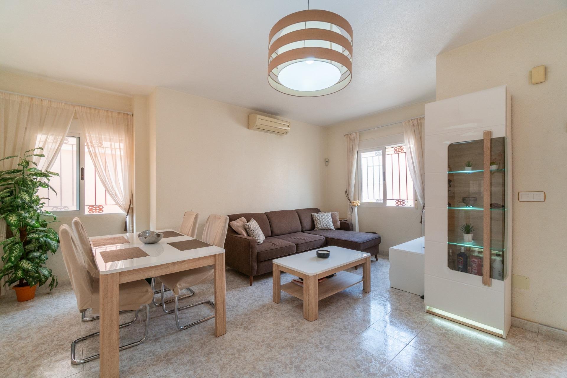 Reventa - Adosado -
Orihuela Costa - Playa Flamenca