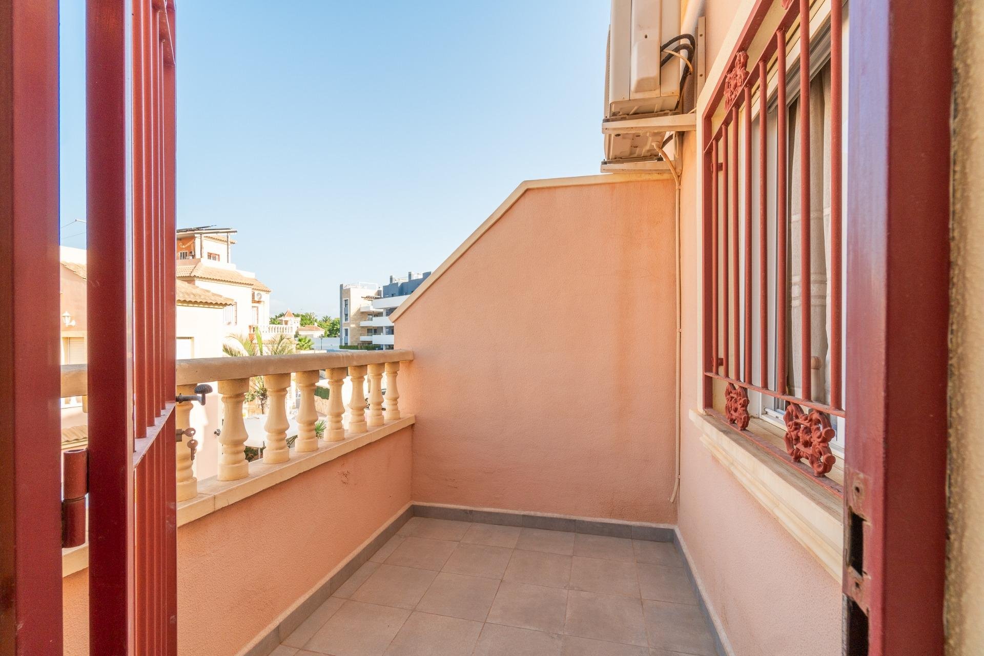 Reventa - Adosado -
Orihuela Costa - Playa Flamenca