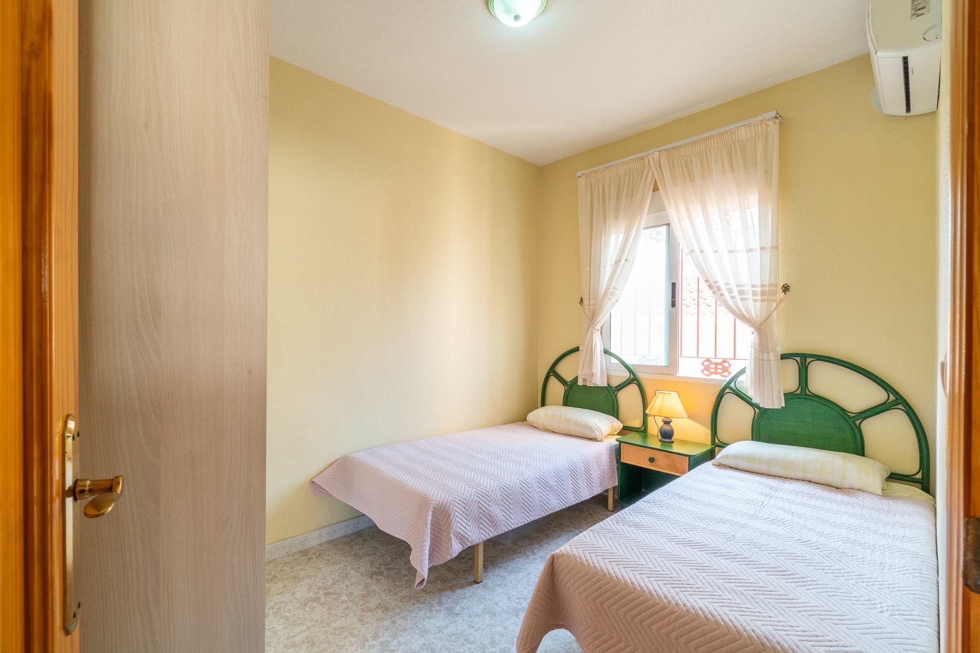 Reventa - Adosado -
Orihuela Costa - Playa Flamenca