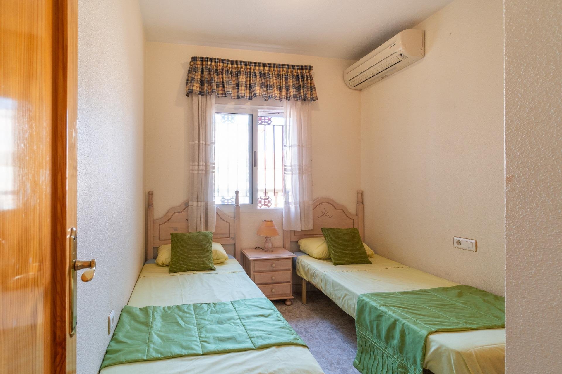Reventa - Adosado -
Orihuela Costa - Playa Flamenca