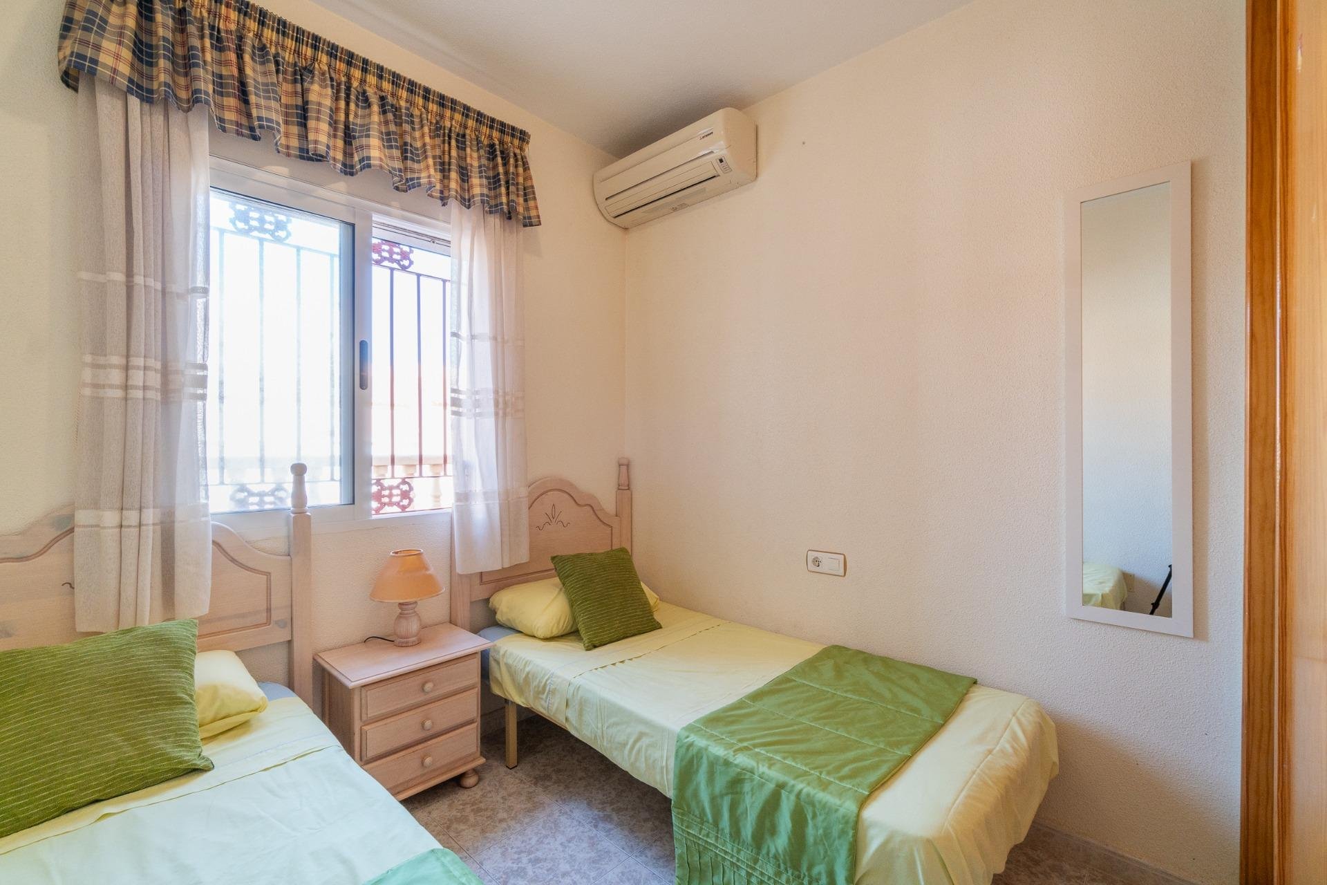 Reventa - Adosado -
Orihuela Costa - Playa Flamenca