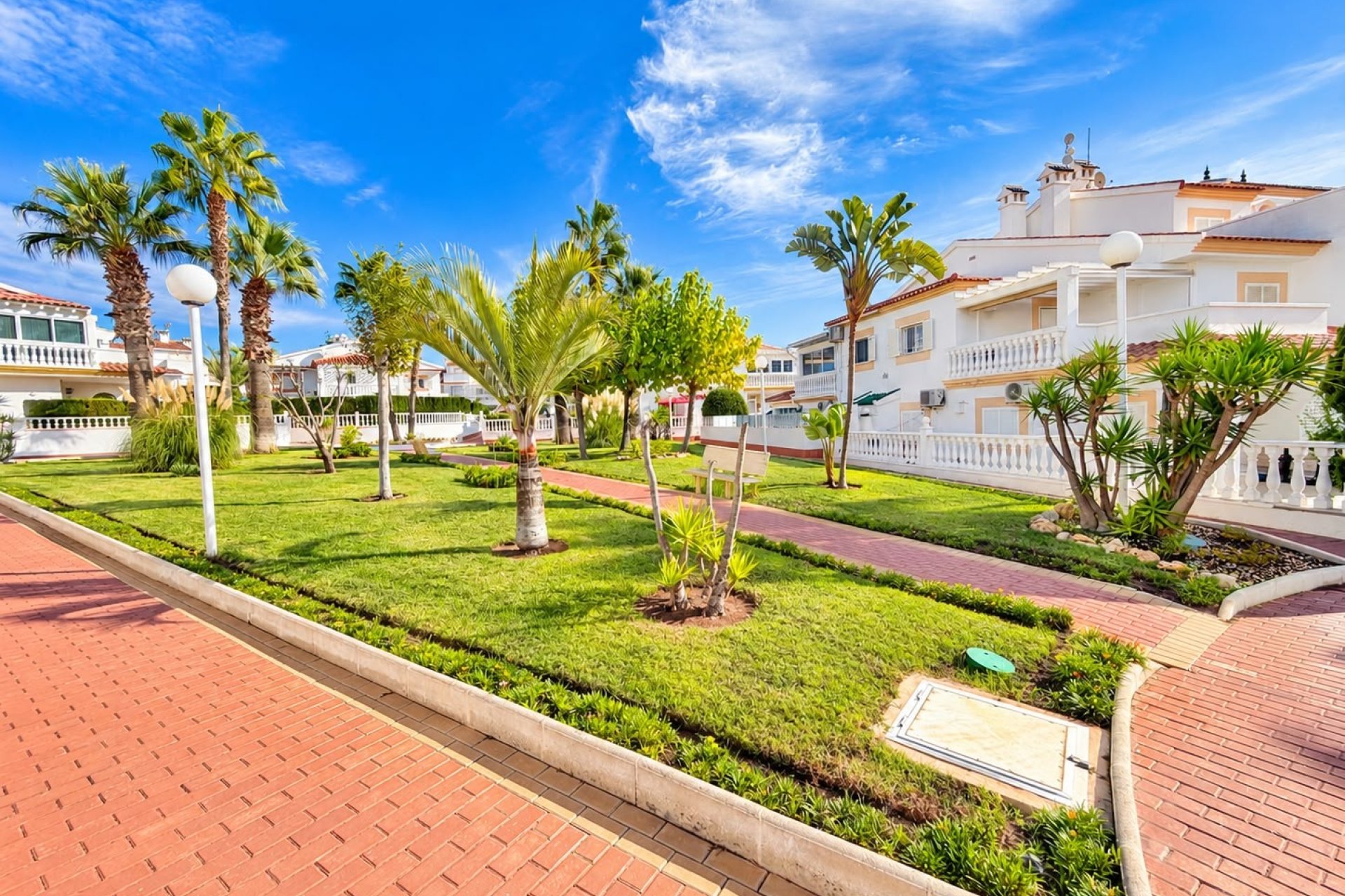 Reventa - Adosado -
Orihuela Costa - Playa Flamenca