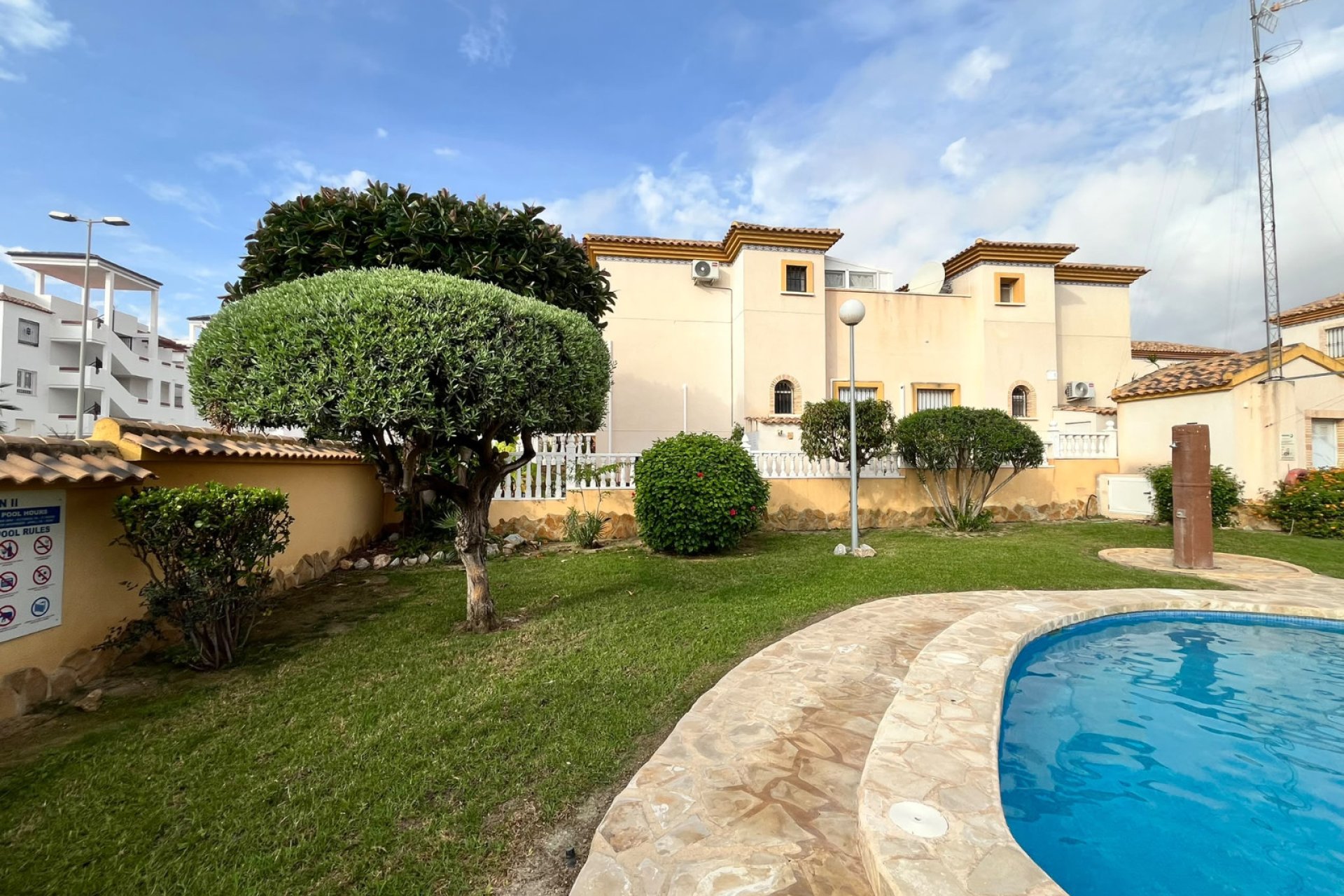 Reventa - Adosado -
Orihuela Costa - Villamartin