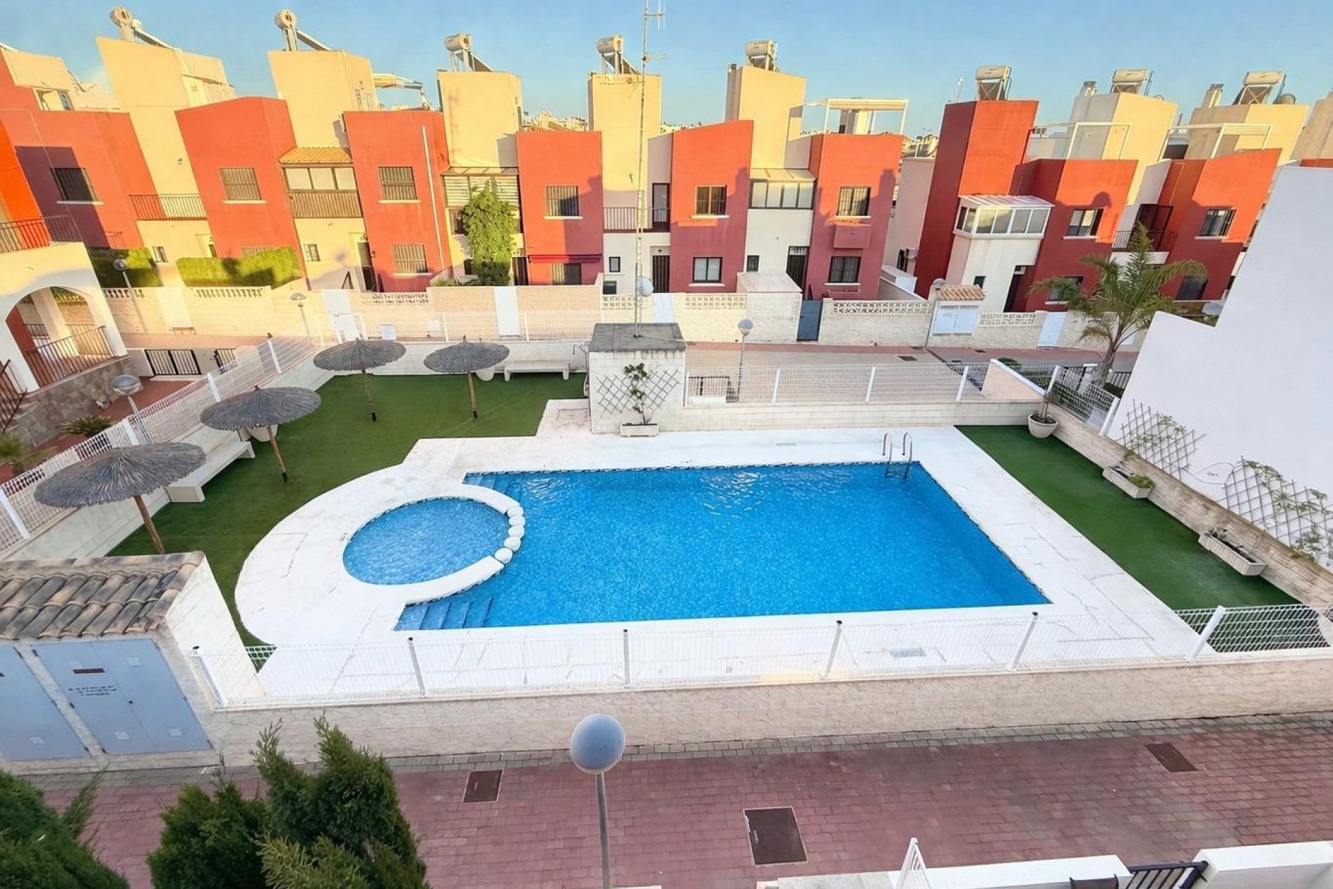 Reventa - Adosado -
Torrevieja - Aguas Nuevas