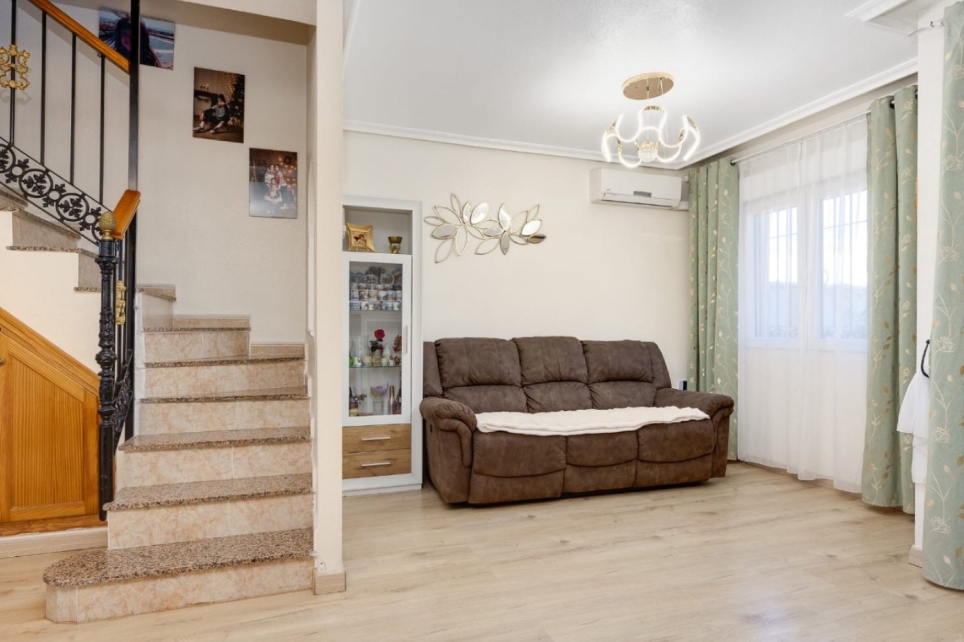 Reventa - Adosado -
Torrevieja - Aguas Nuevas