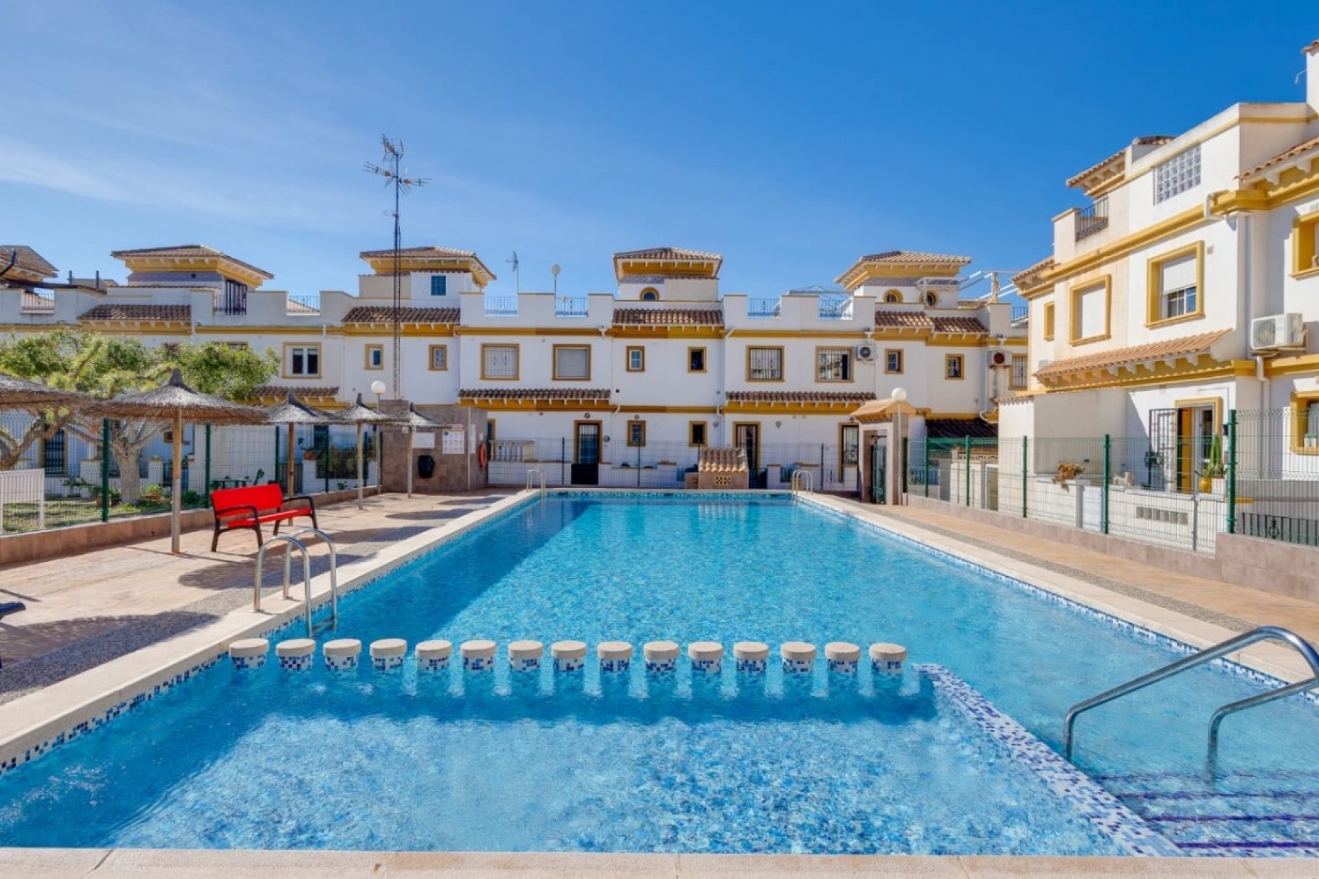 Reventa - Adosado -
Torrevieja - Aguas Nuevas