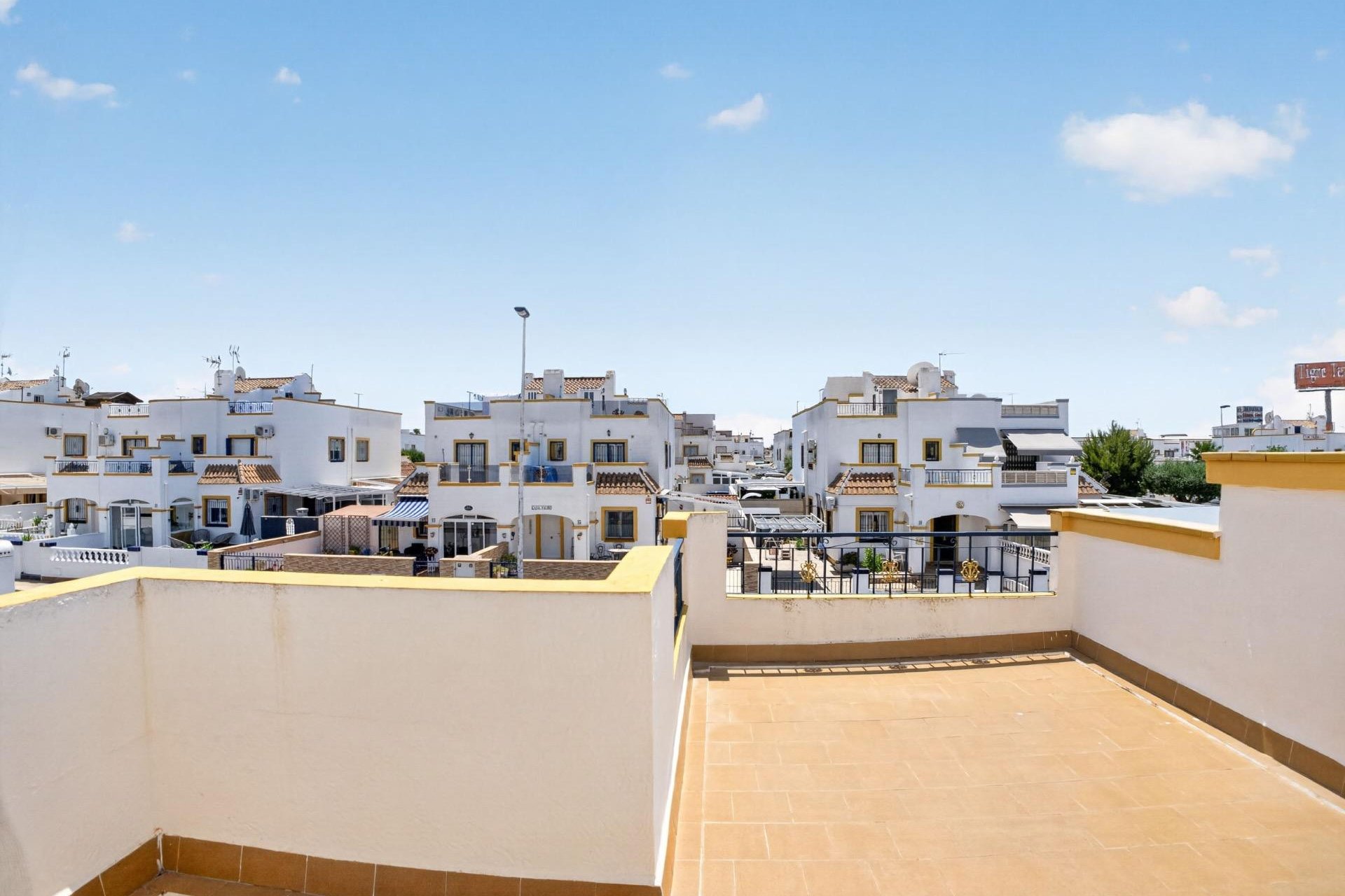 Reventa - Adosado -
Torrevieja - Jardin Del Mar