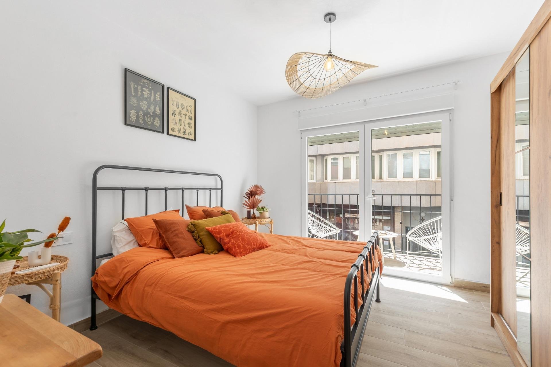 Reventa - Adosado -
Torrevieja - Paseo maritimo