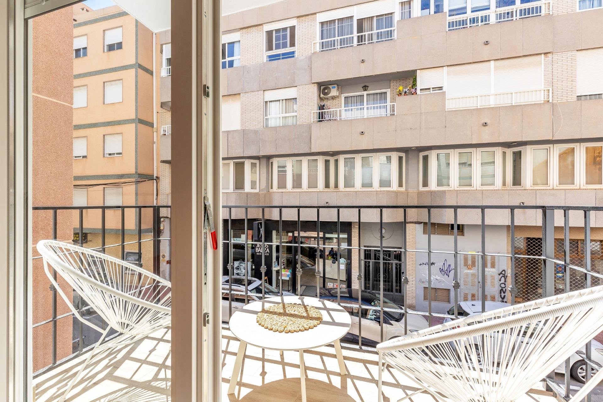 Reventa - Adosado -
Torrevieja - Paseo maritimo