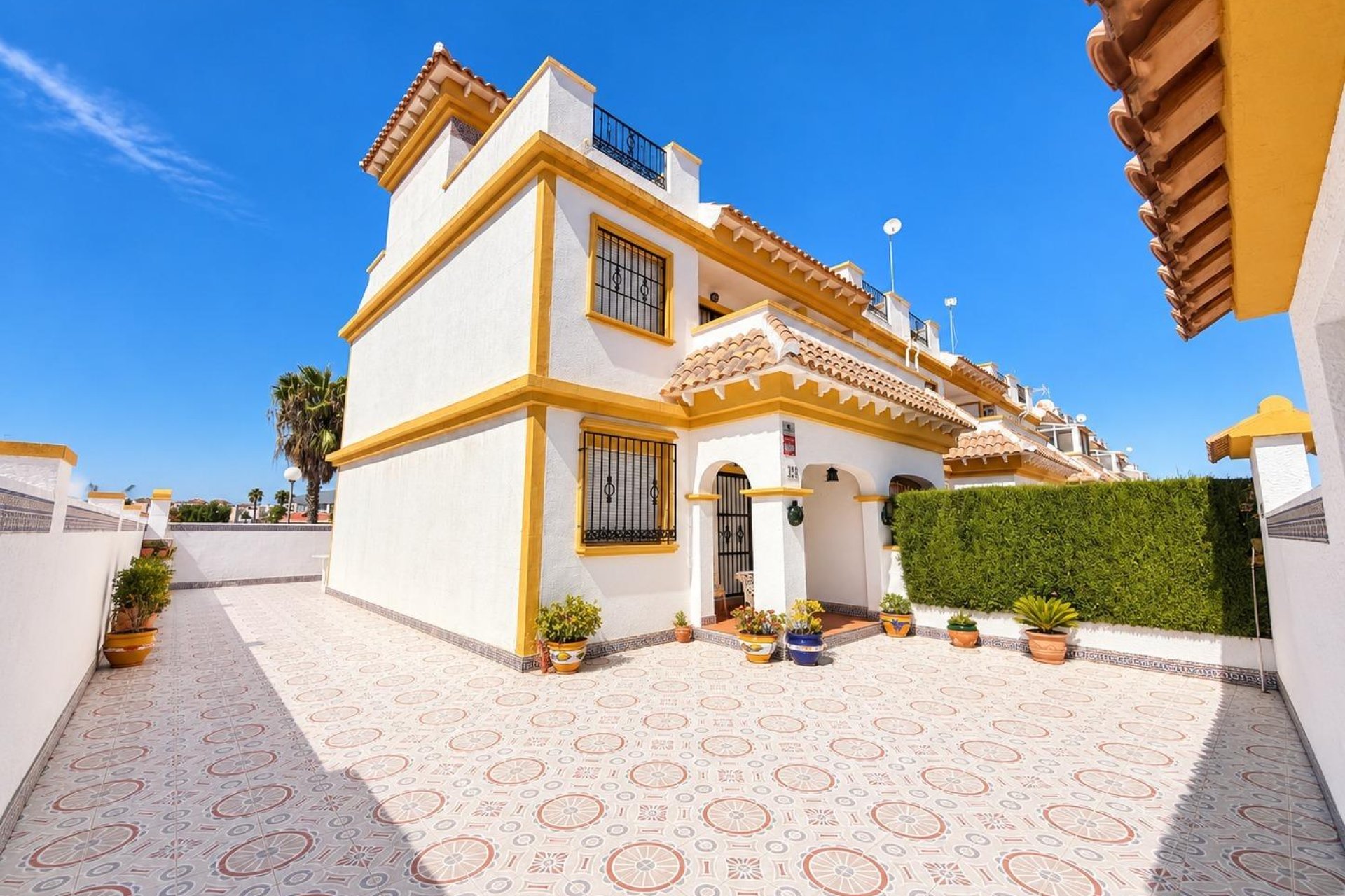 Reventa - Adosado -
Torrevieja - Torretas -La Siesta - El Limonar