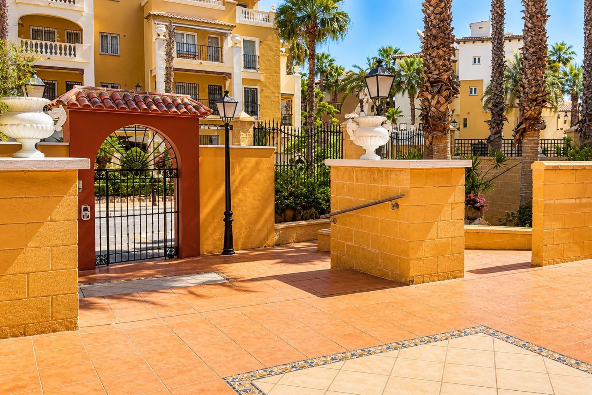 Reventa - Apartament / Duplex -
Torrevieja - Playa de los Locos