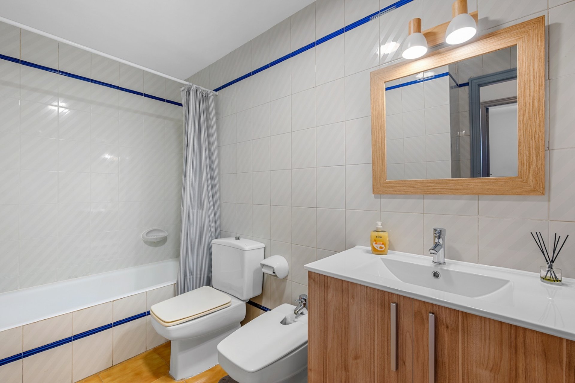 Reventa - Apartamento / piso -
Altea - Altea - Town