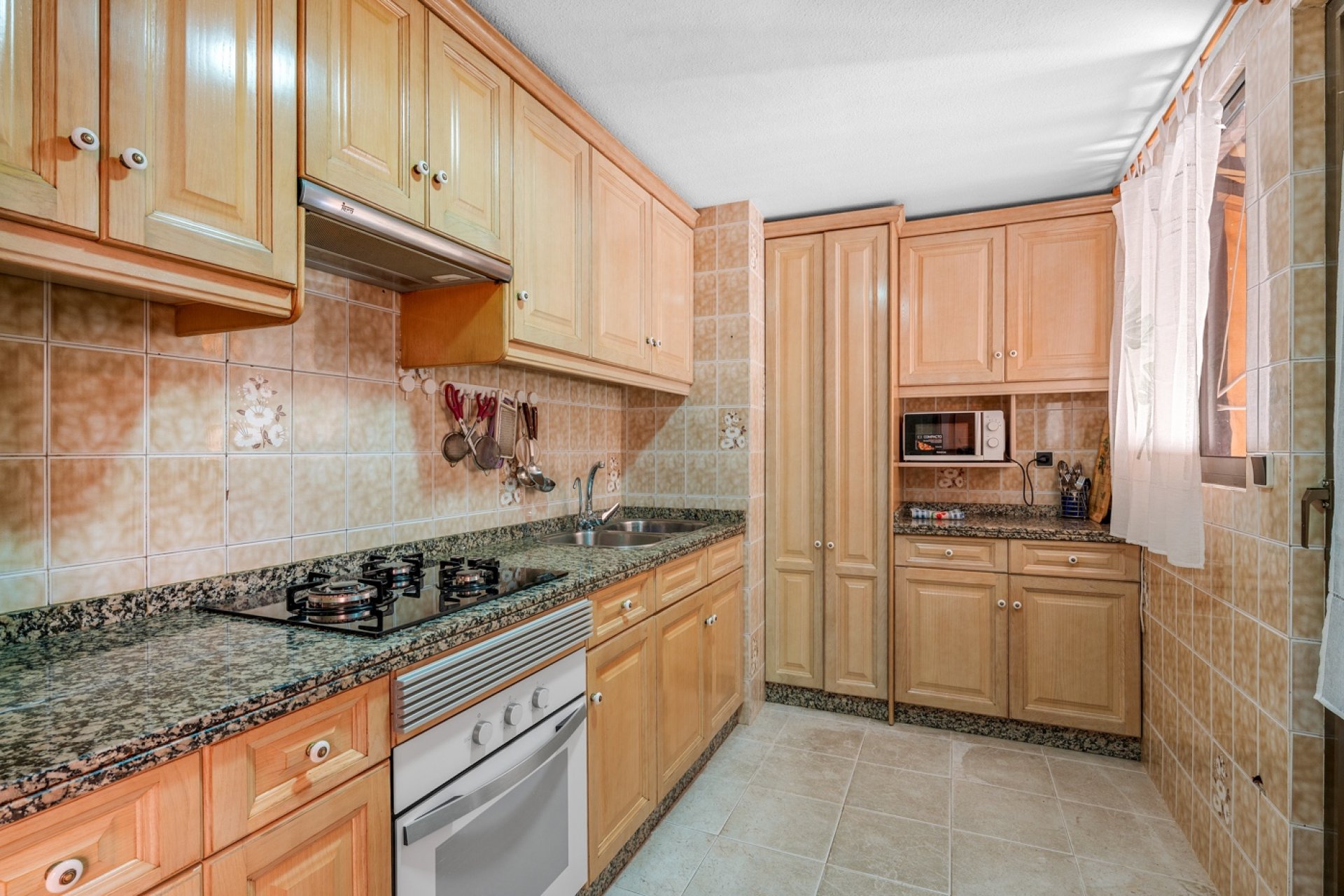 Reventa - Apartamento / piso -
Arenales del Sol - Arenales del Sol - Town