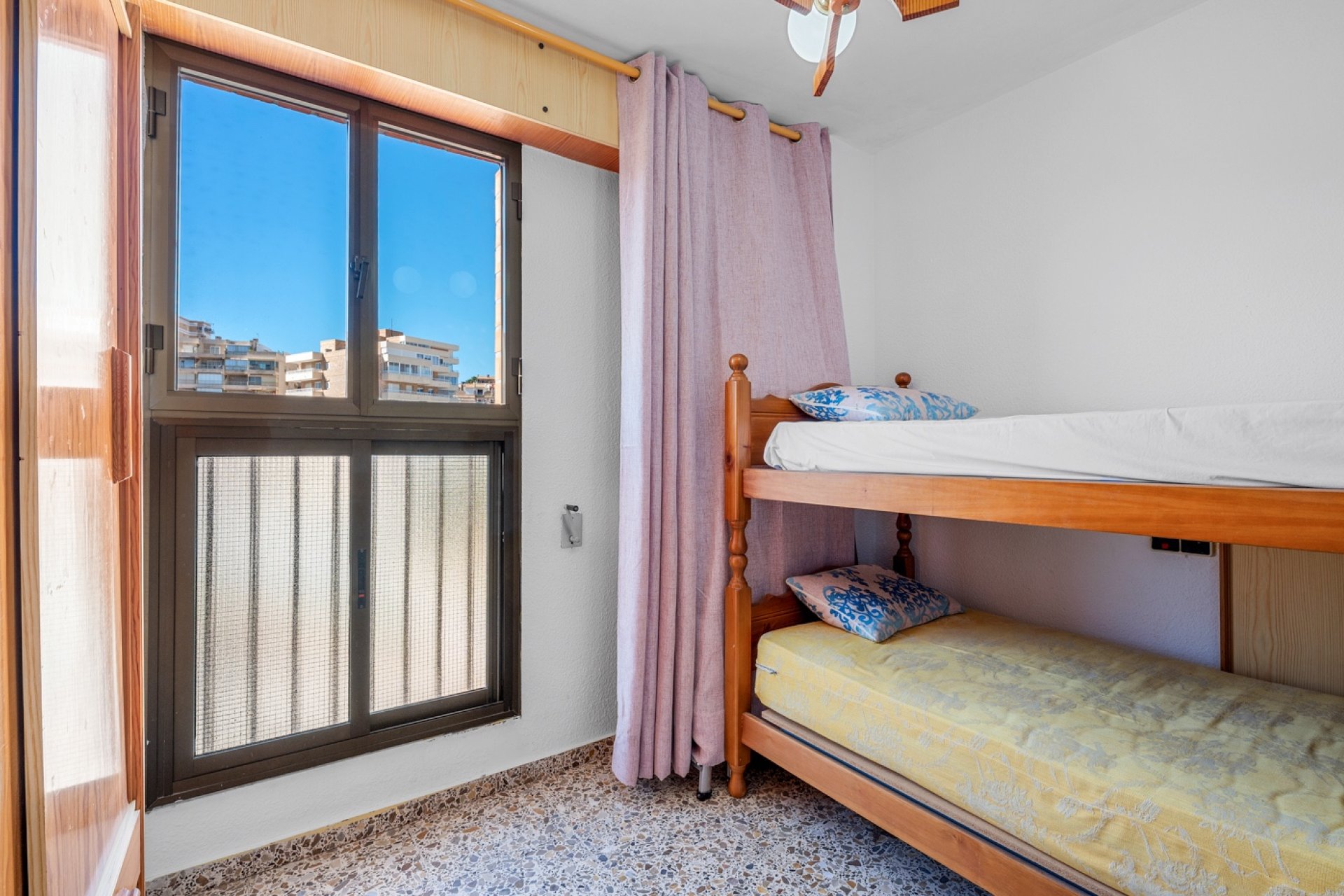 Reventa - Apartamento / piso -
Arenales del Sol - Arenales del Sol - Town