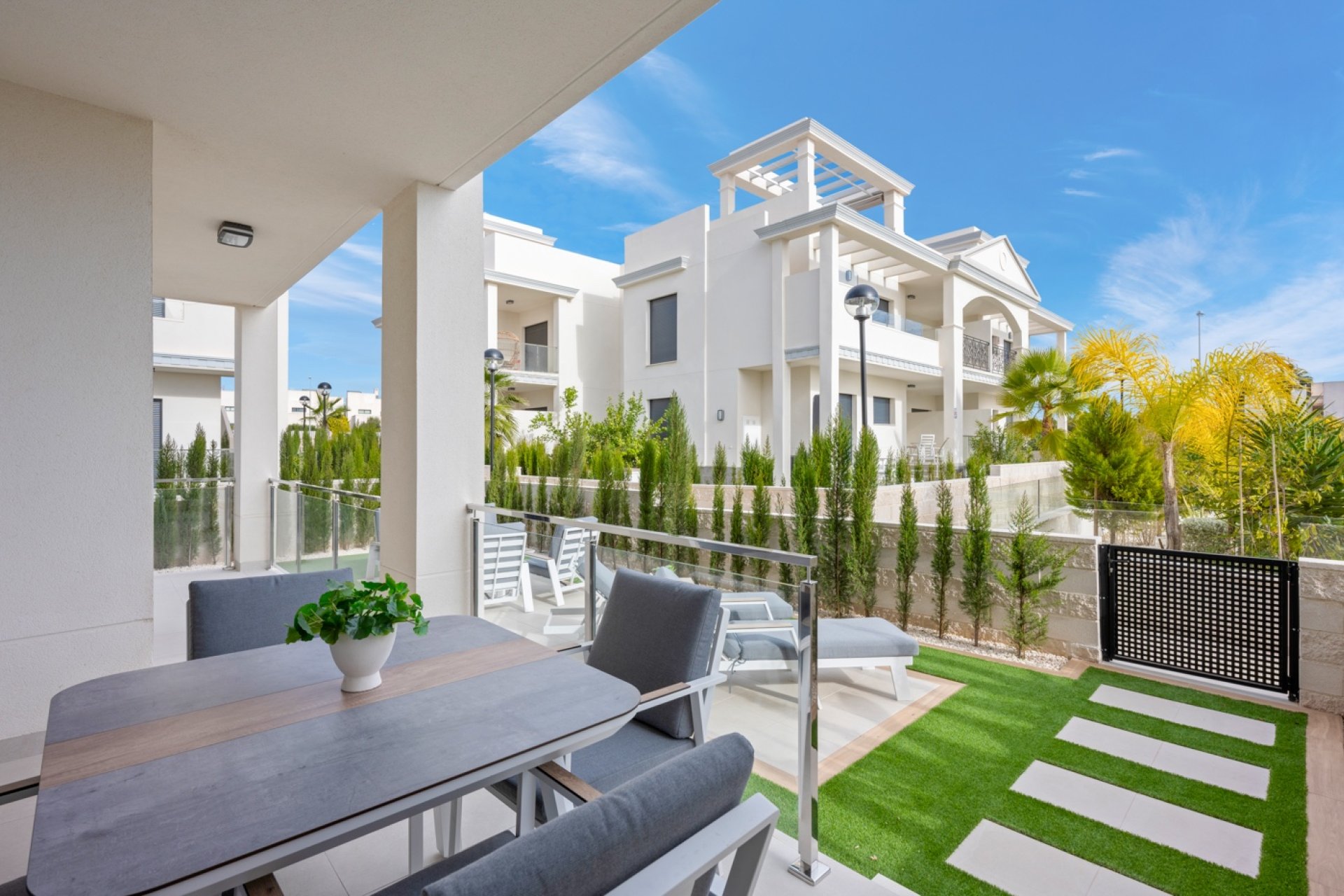 Reventa - Apartamento / piso -
Ciudad Quesada - La Laguna