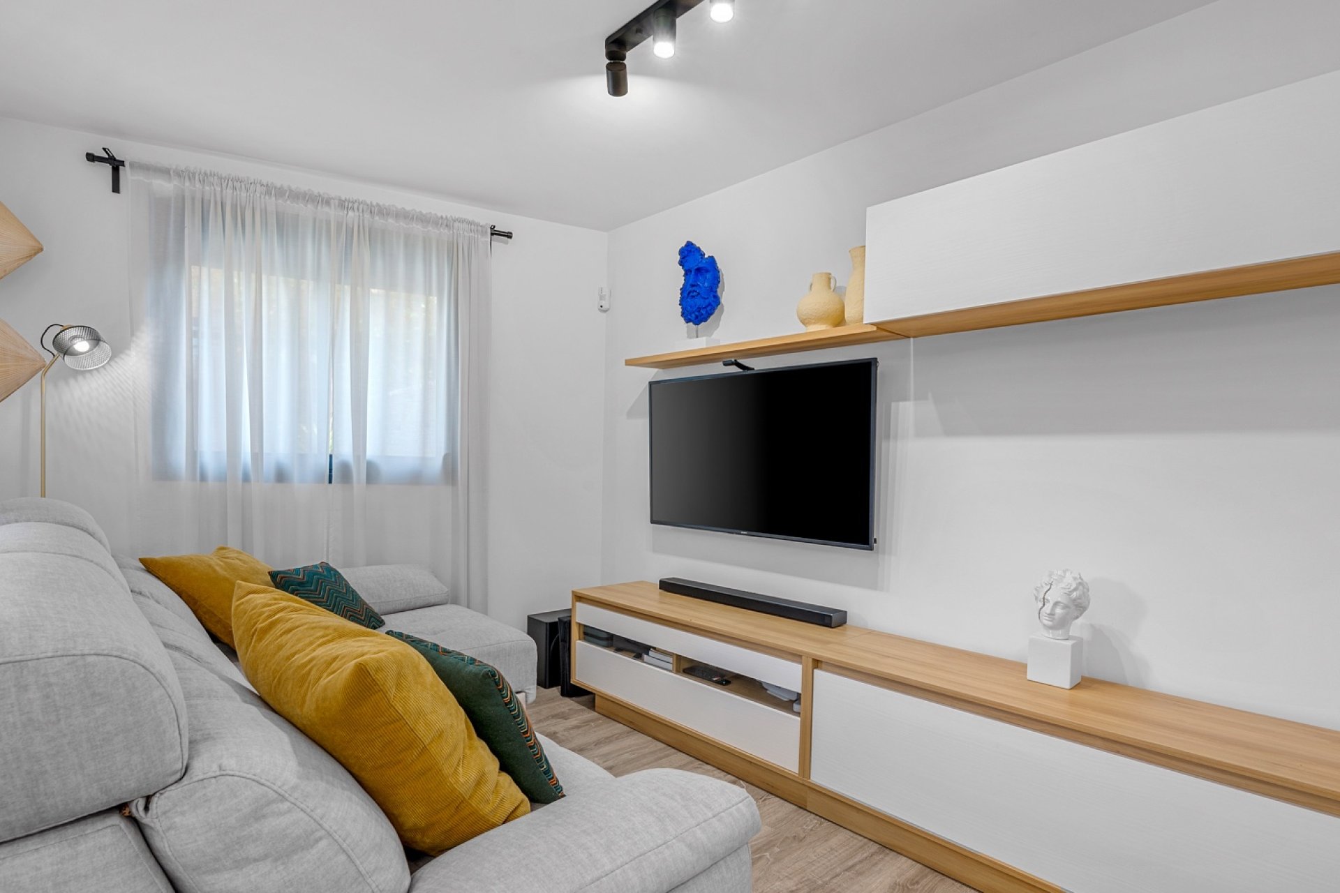 Reventa - Apartamento / piso -
El Campello - Playa Muchavista