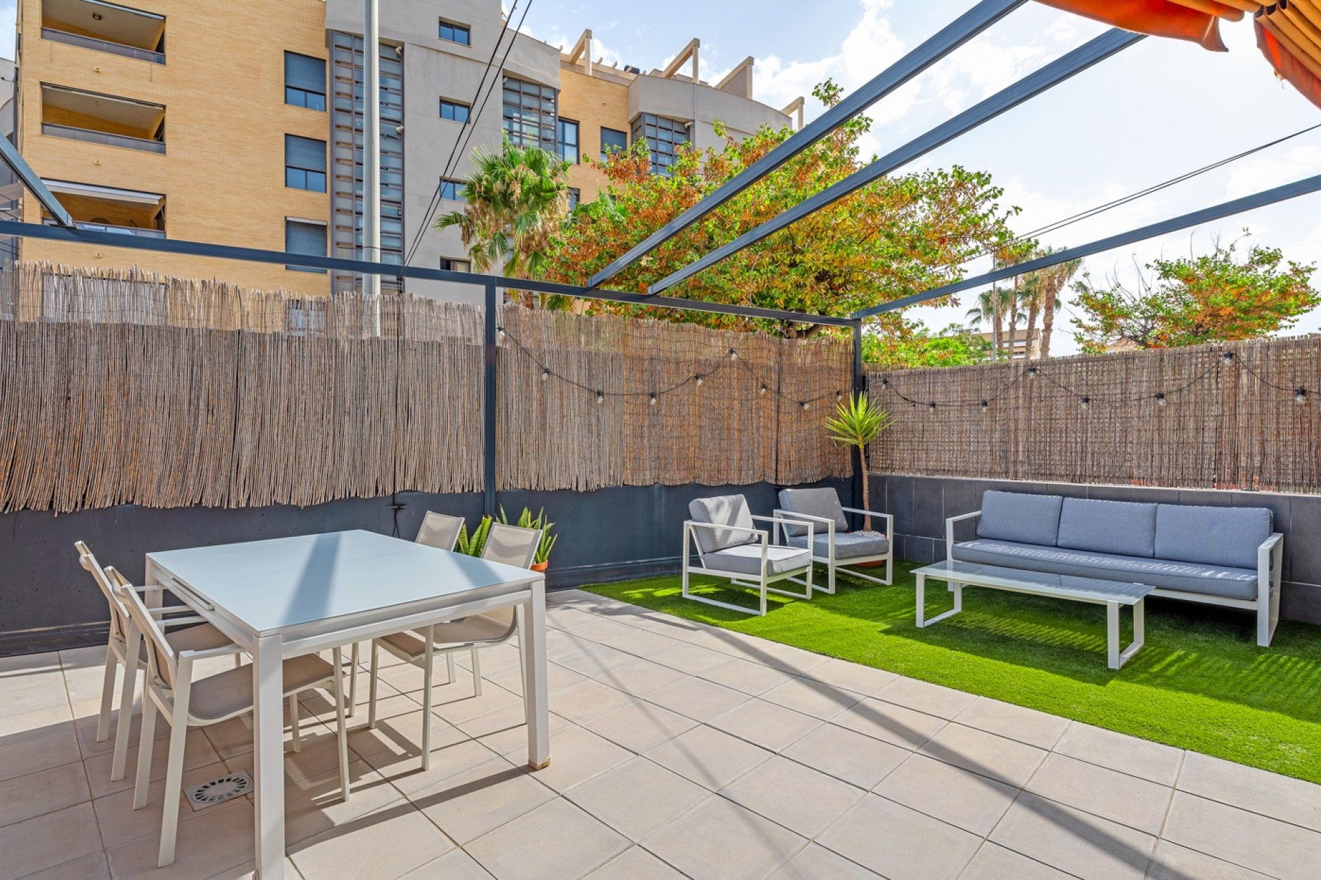 Reventa - Apartamento / piso -
El Campello - Playa Muchavista