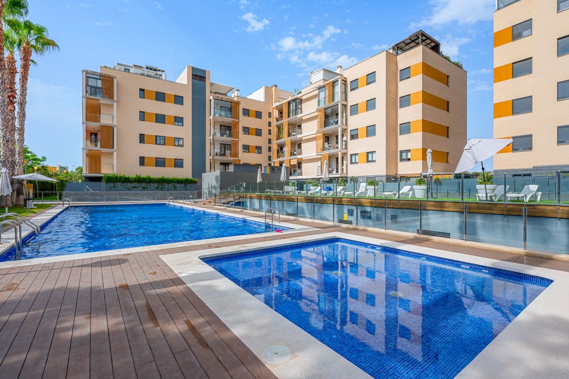 Reventa - Apartamento / piso -
El Campello - Playa Muchavista