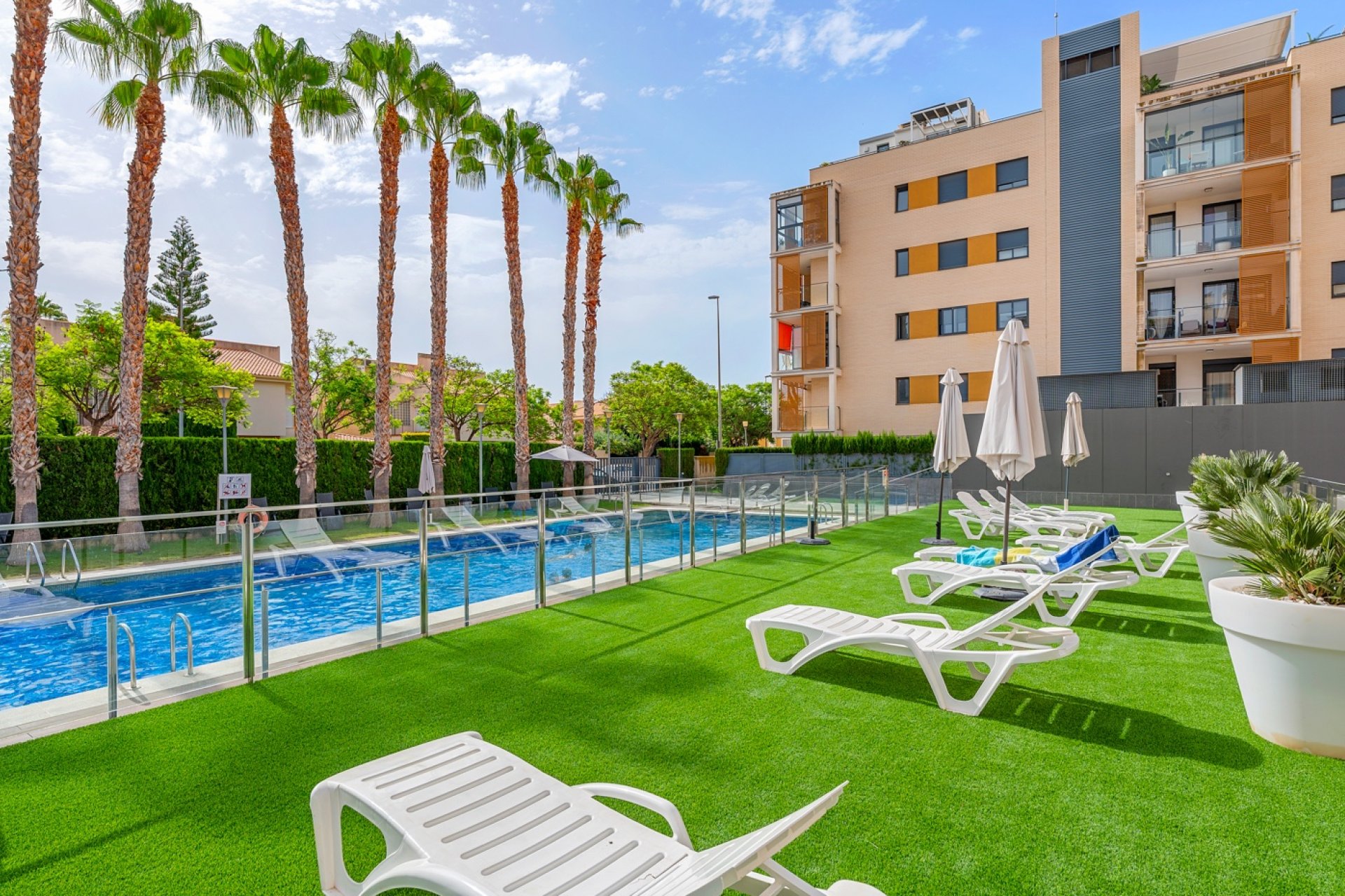Reventa - Apartamento / piso -
El Campello - Playa Muchavista