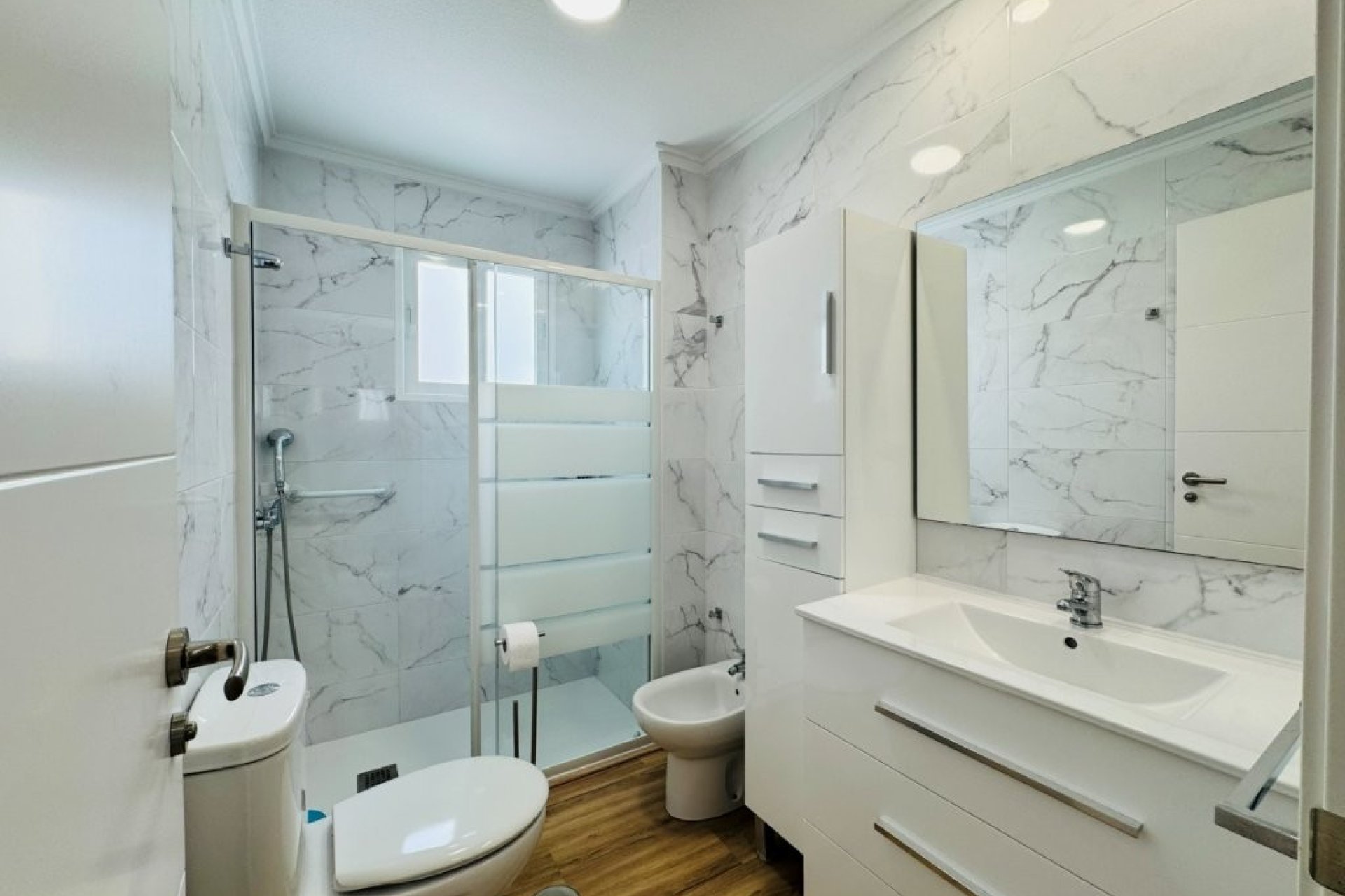 Reventa - Apartamento / piso -
Guardamar del Segura - Pueblo