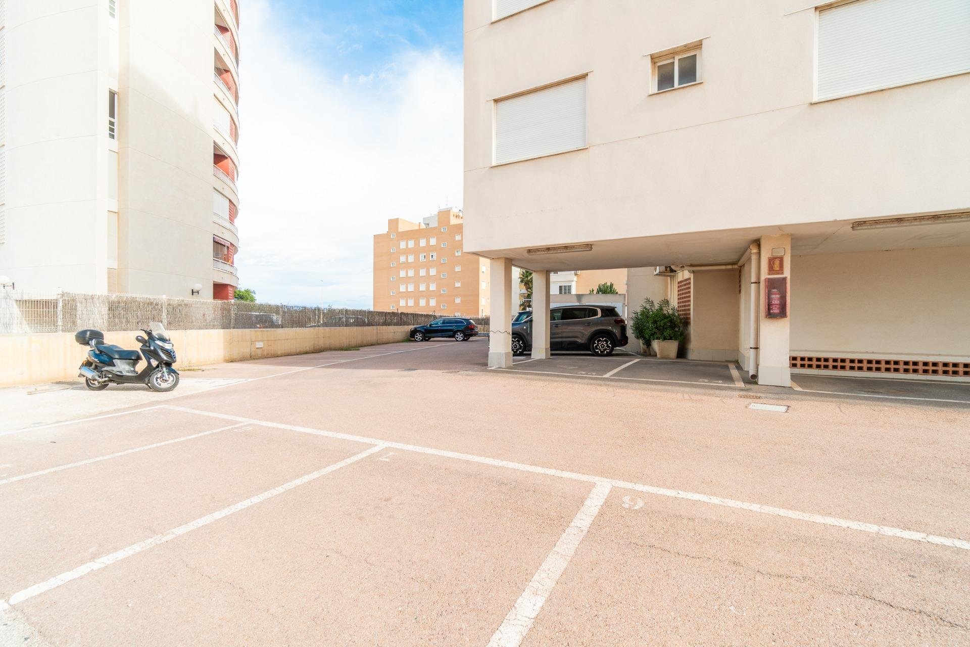 Reventa - Apartamento / piso -
Guardamar del Segura - Puerto Deportivo