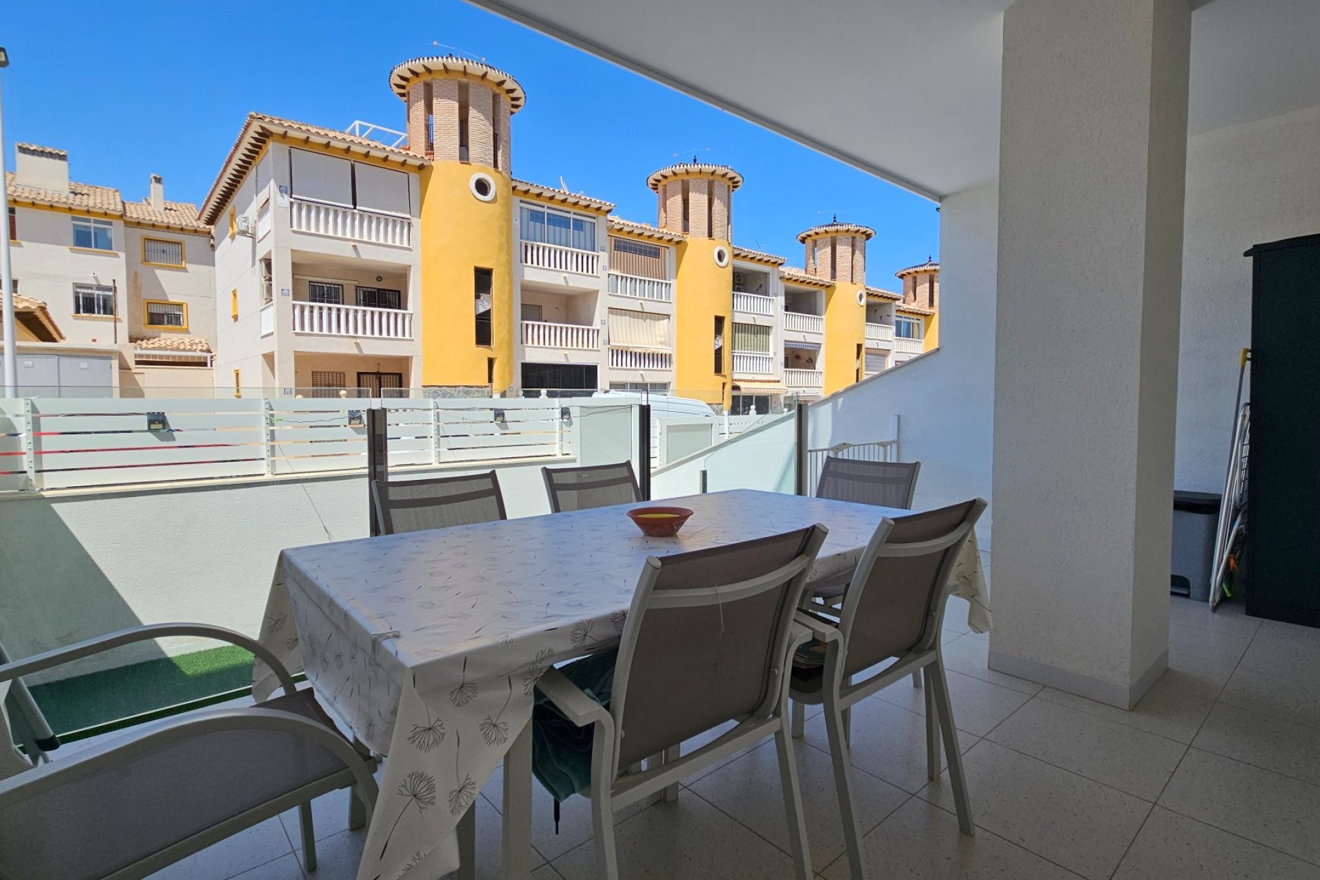 Reventa - Apartamento / piso -
La Marina - El Pinet