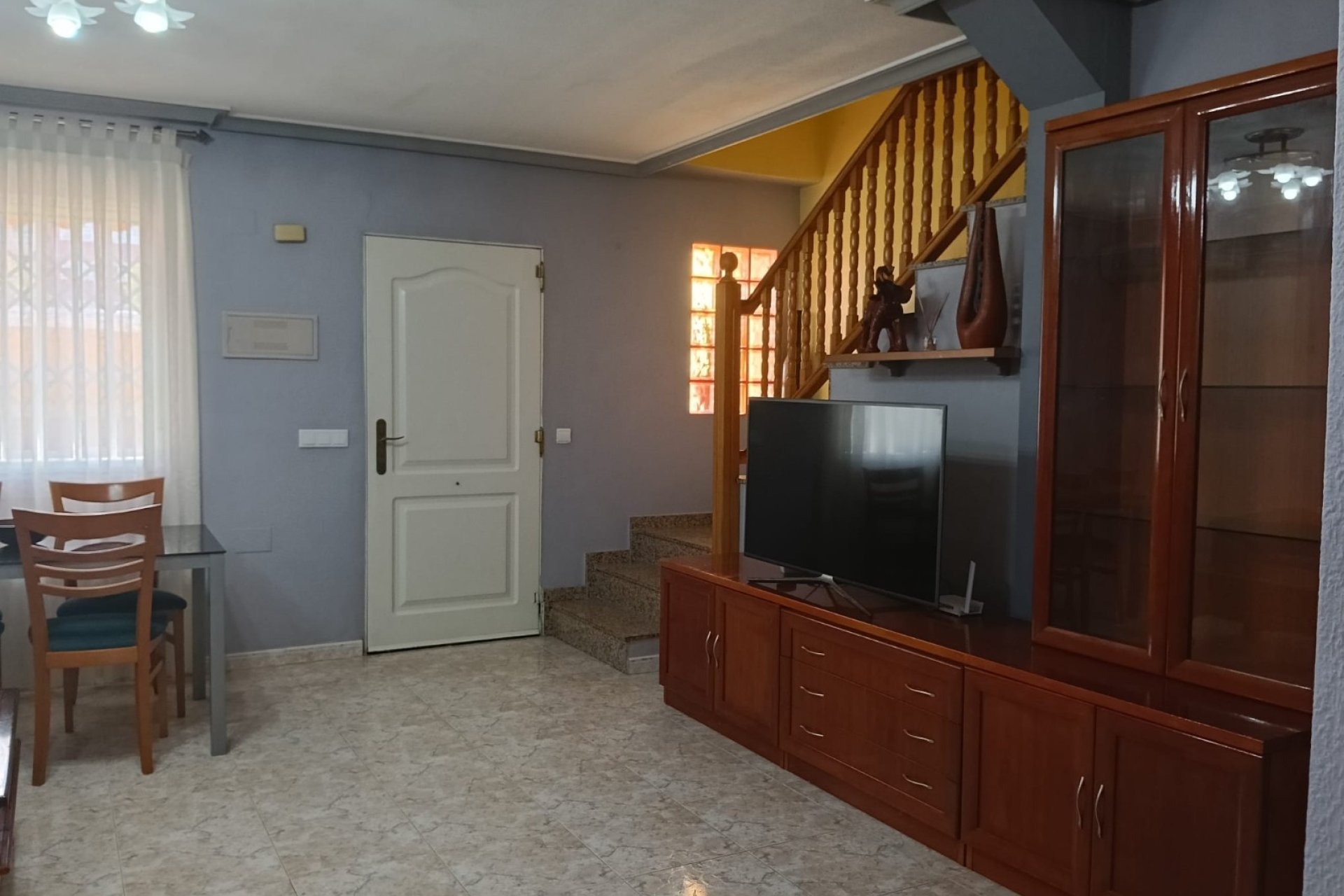 Reventa - Apartamento / piso -
Los Montesinos - Centro