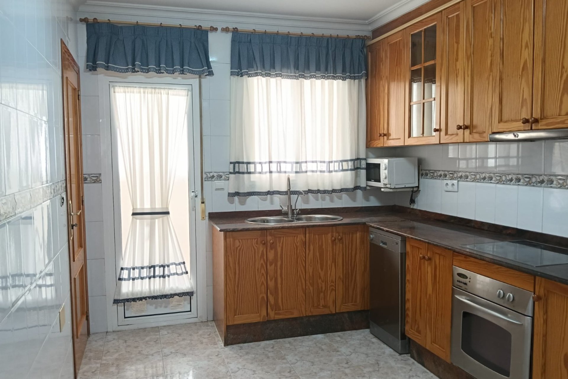 Reventa - Apartamento / piso -
Los Montesinos - Centro
