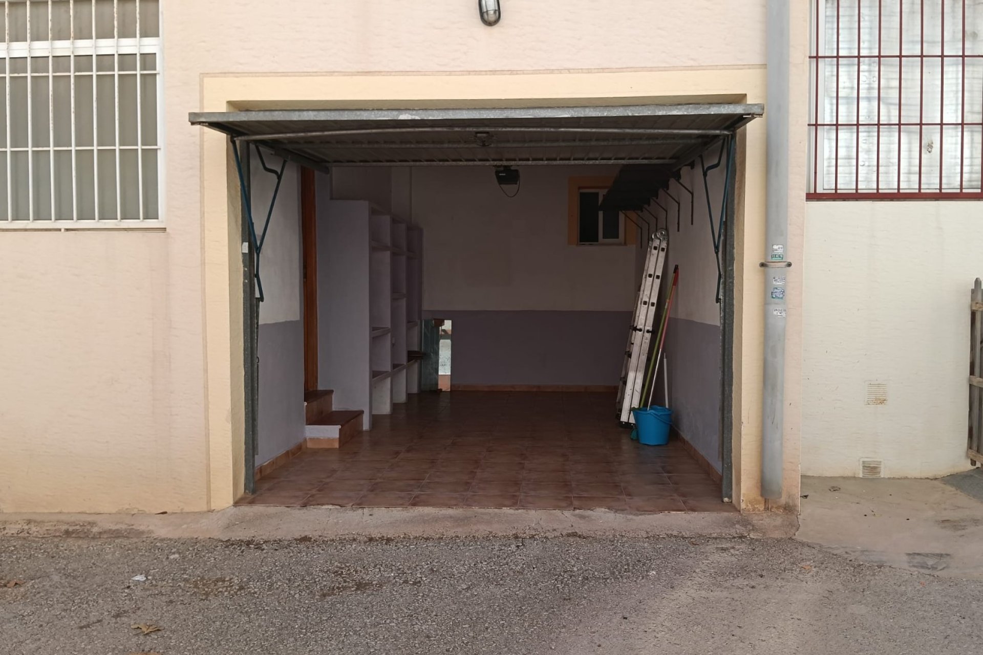 Reventa - Apartamento / piso -
Los Montesinos - Centro