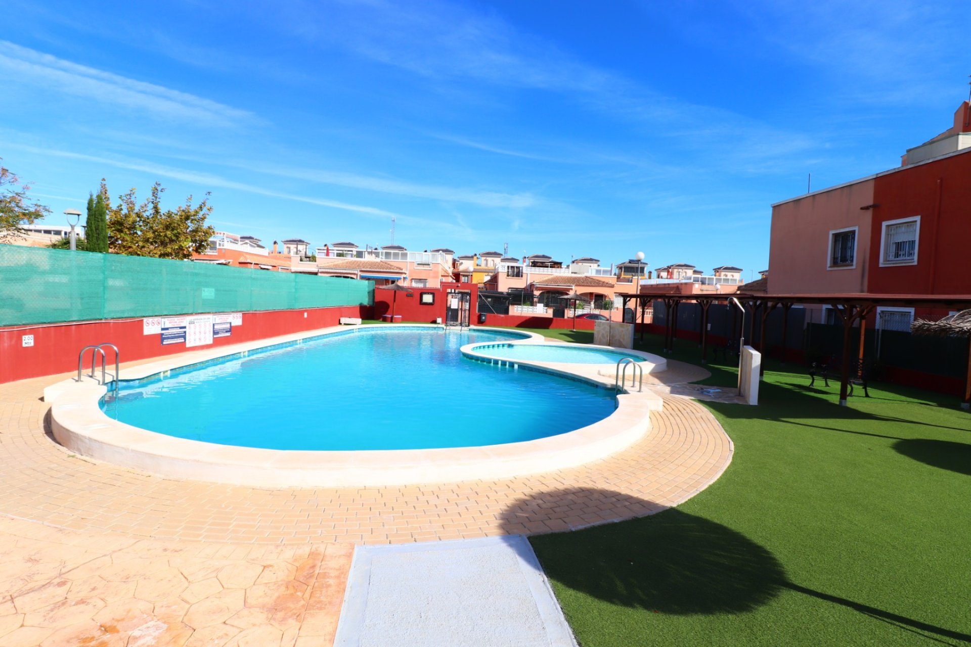 Reventa - Apartamento / piso -
Los Montesinos - La Herrada