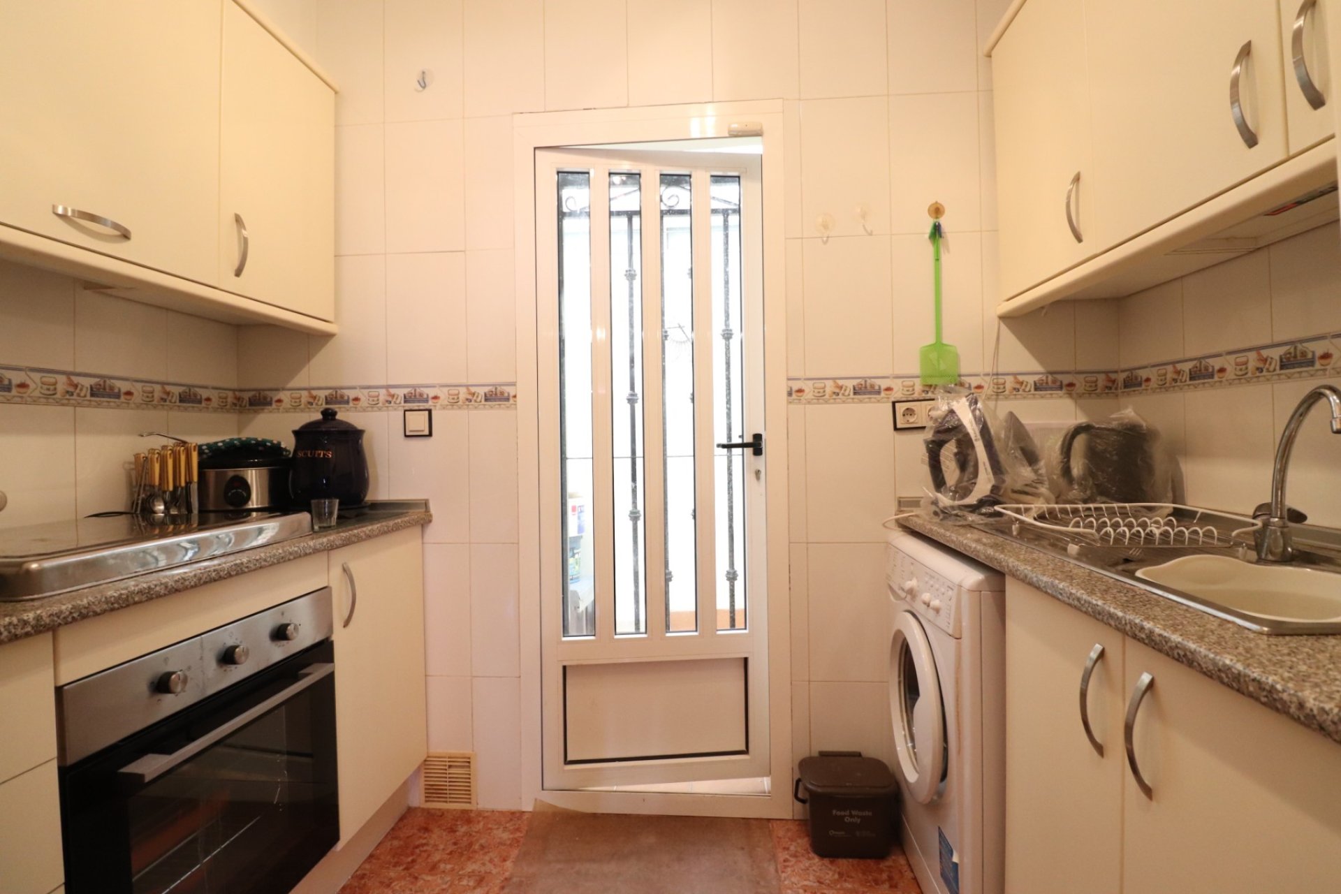 Reventa - Apartamento / piso -
Los Montesinos - La Herrada