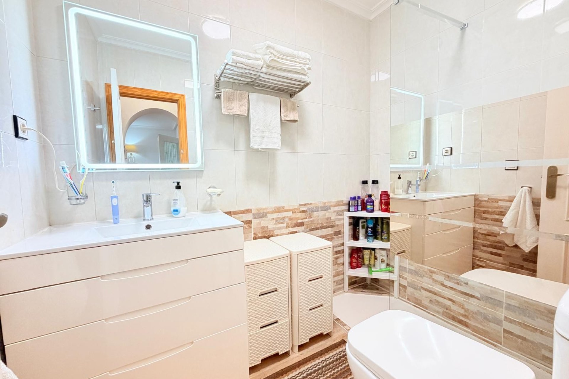 Reventa - Apartamento / piso -
Los Montesinos - La Herrada