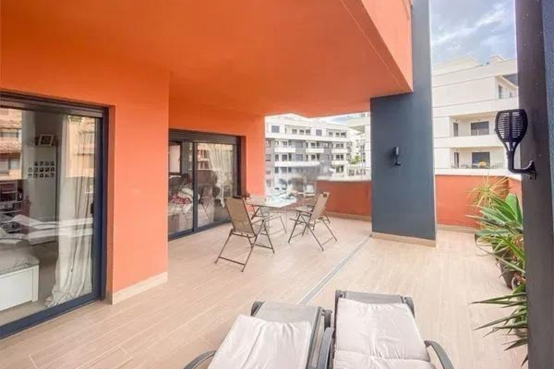 Reventa - Apartamento / piso -
Orihuela Costa - Las Filipinas