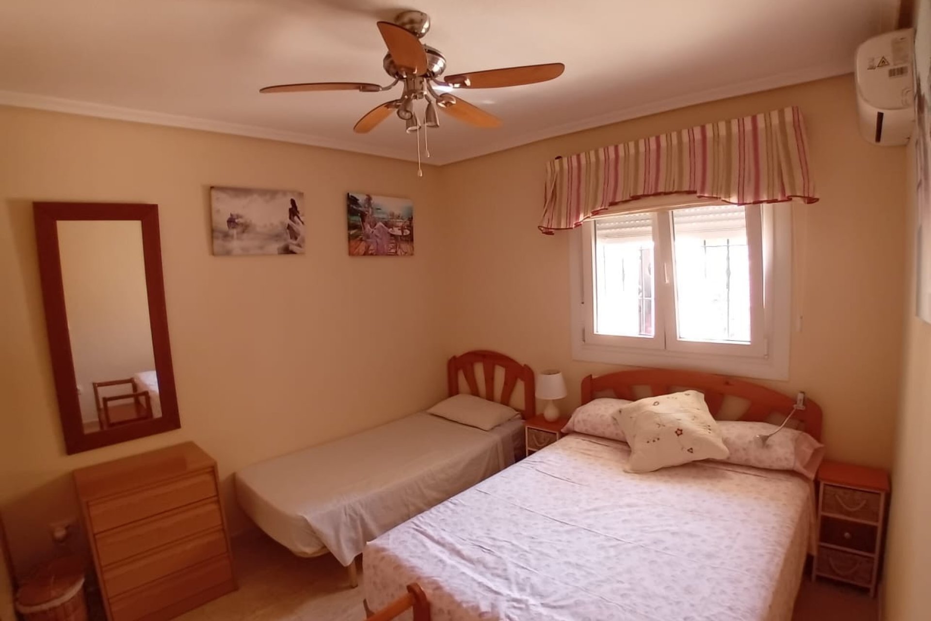 Reventa - Apartamento / piso -
Orihuela Costa - Playa Flamenca